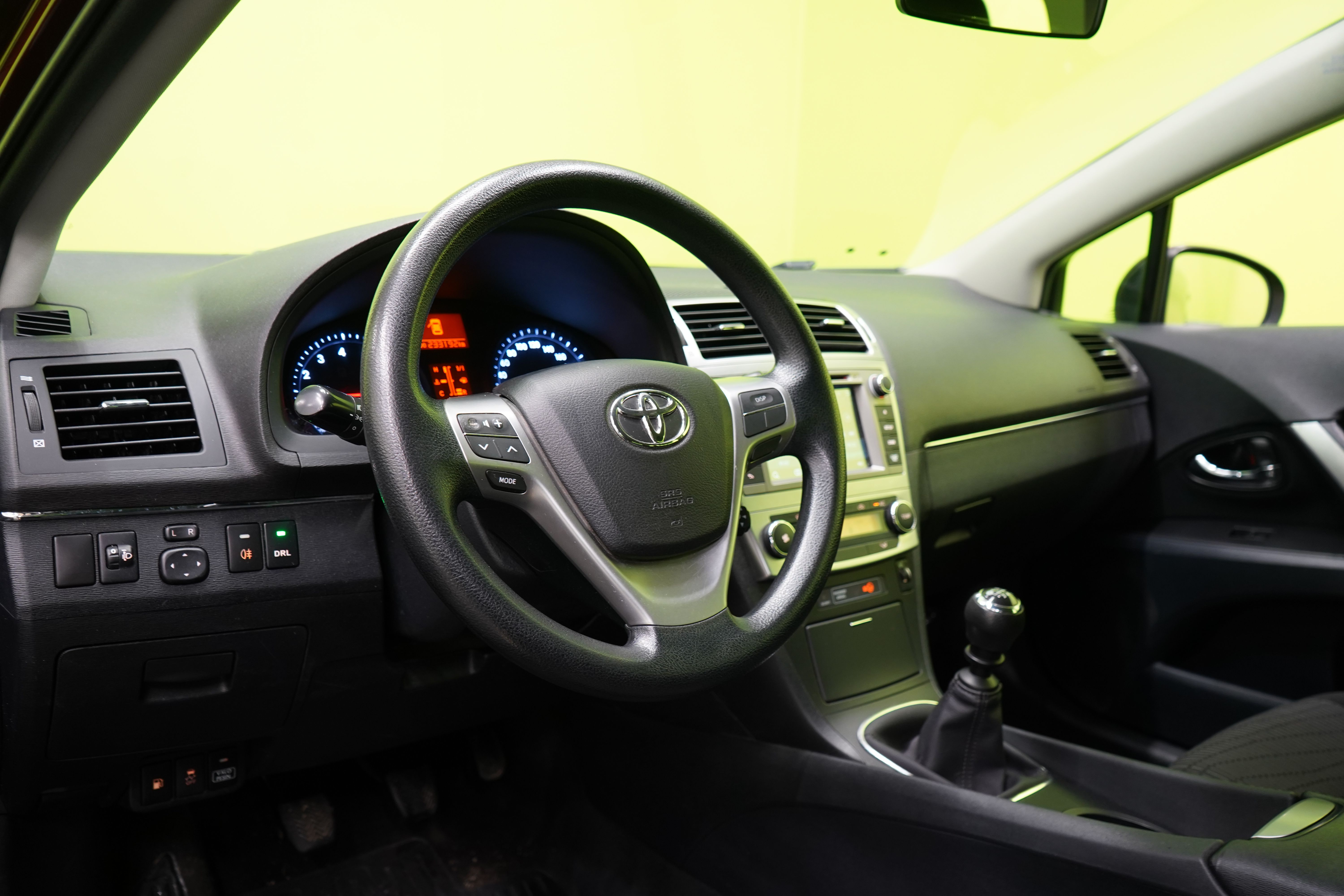Toyota Avensis 2012