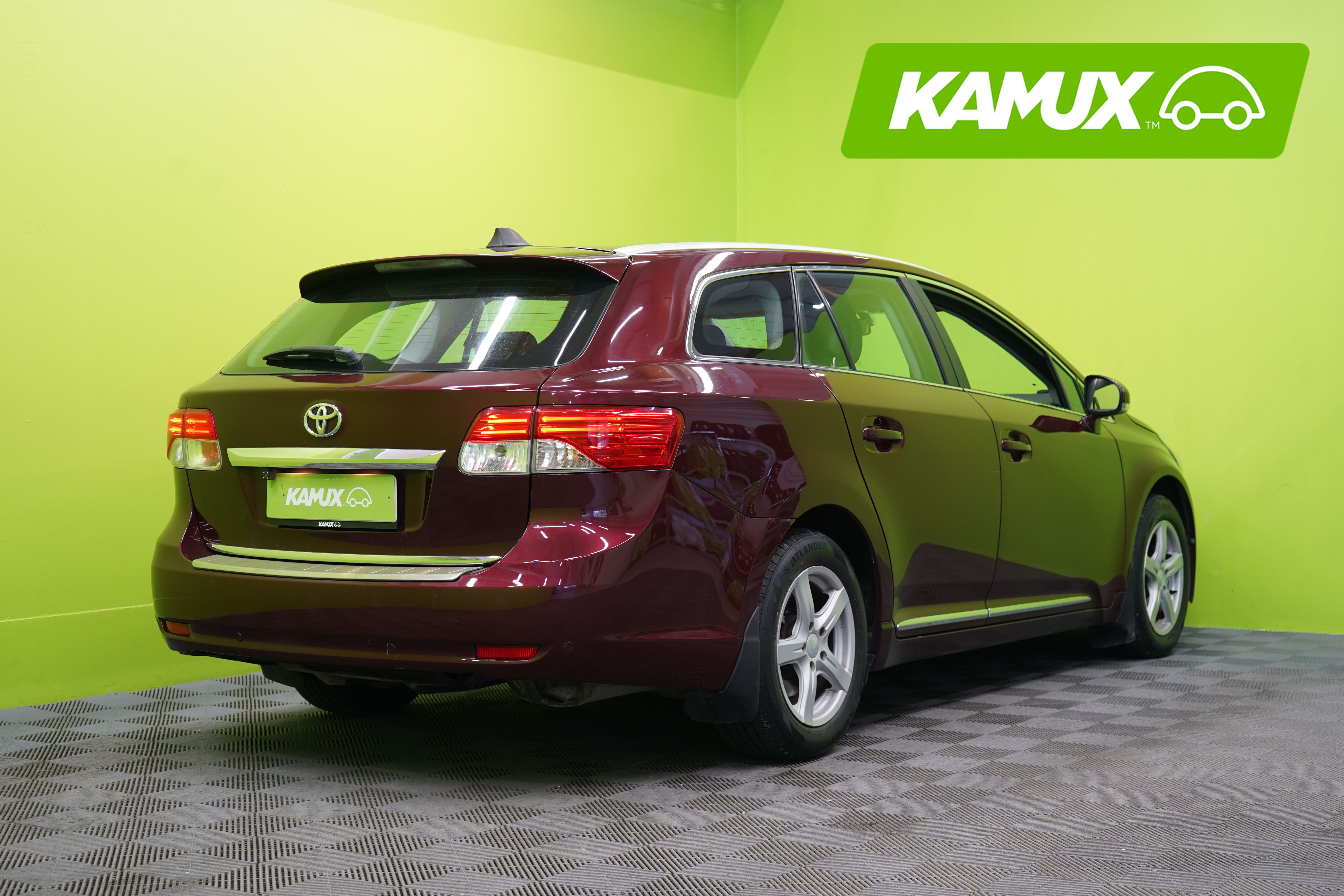 Toyota Avensis 2012