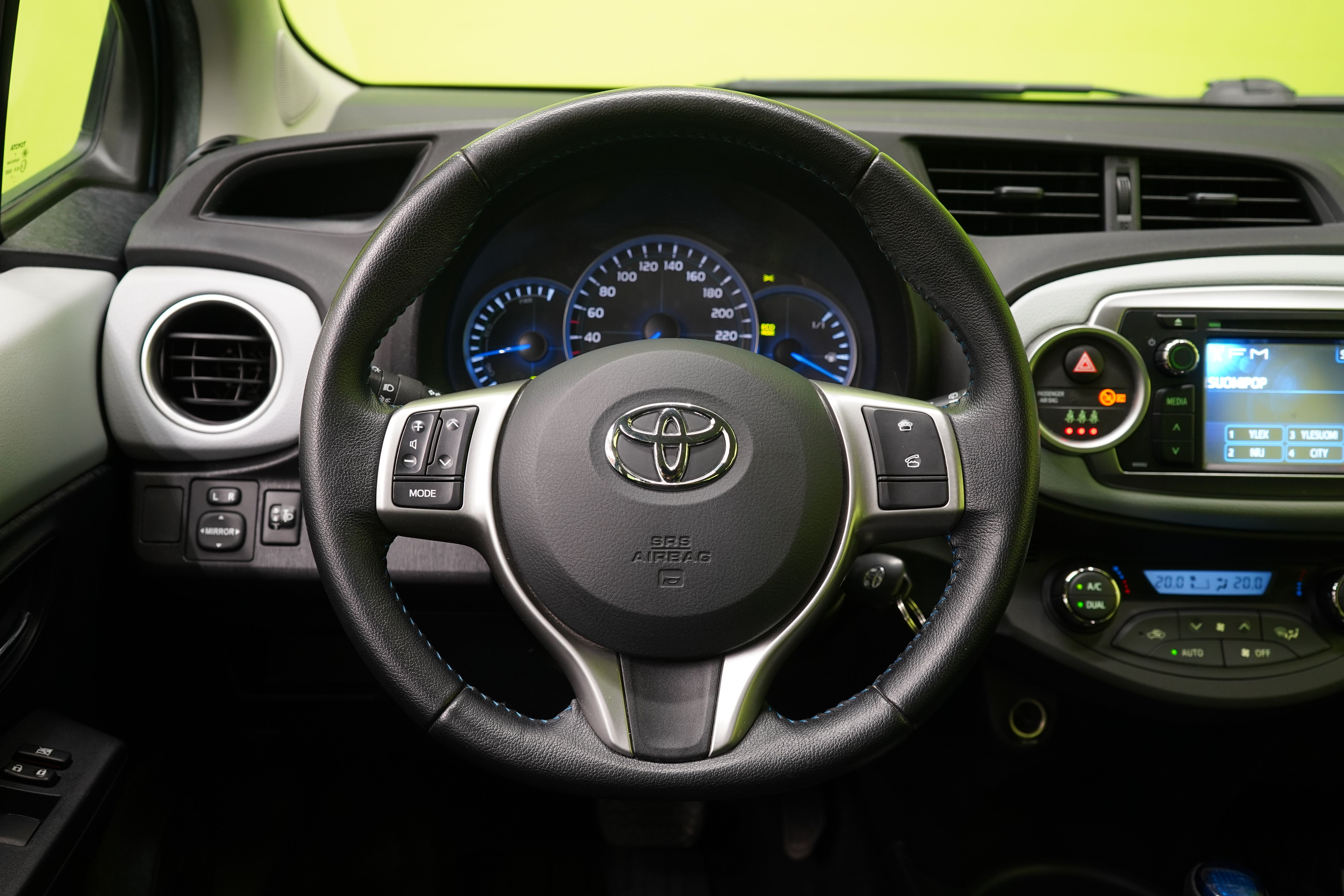 Toyota Yaris 2012