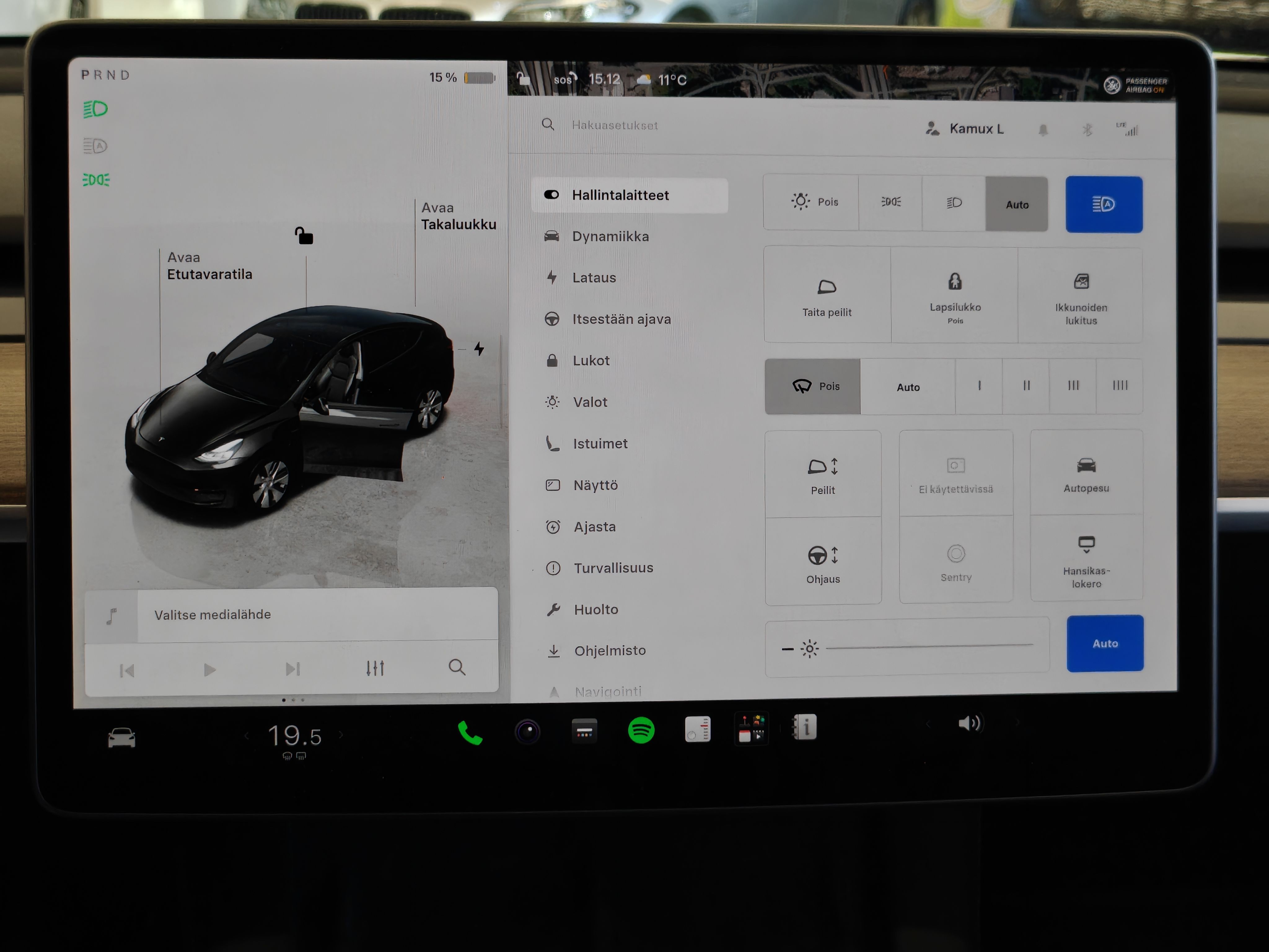 Tesla Model Y 2023