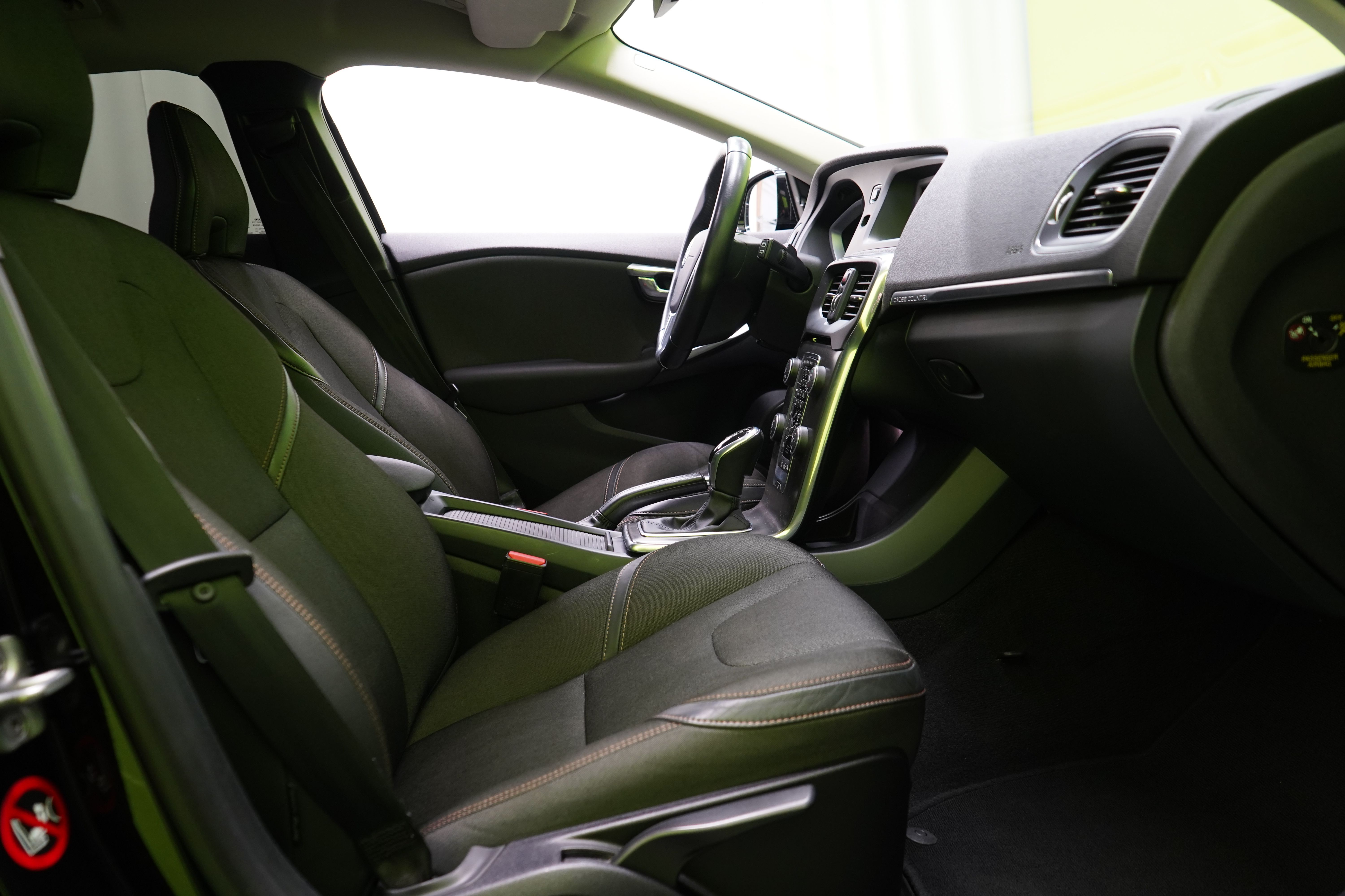 Volvo V40 Cross Country 2016