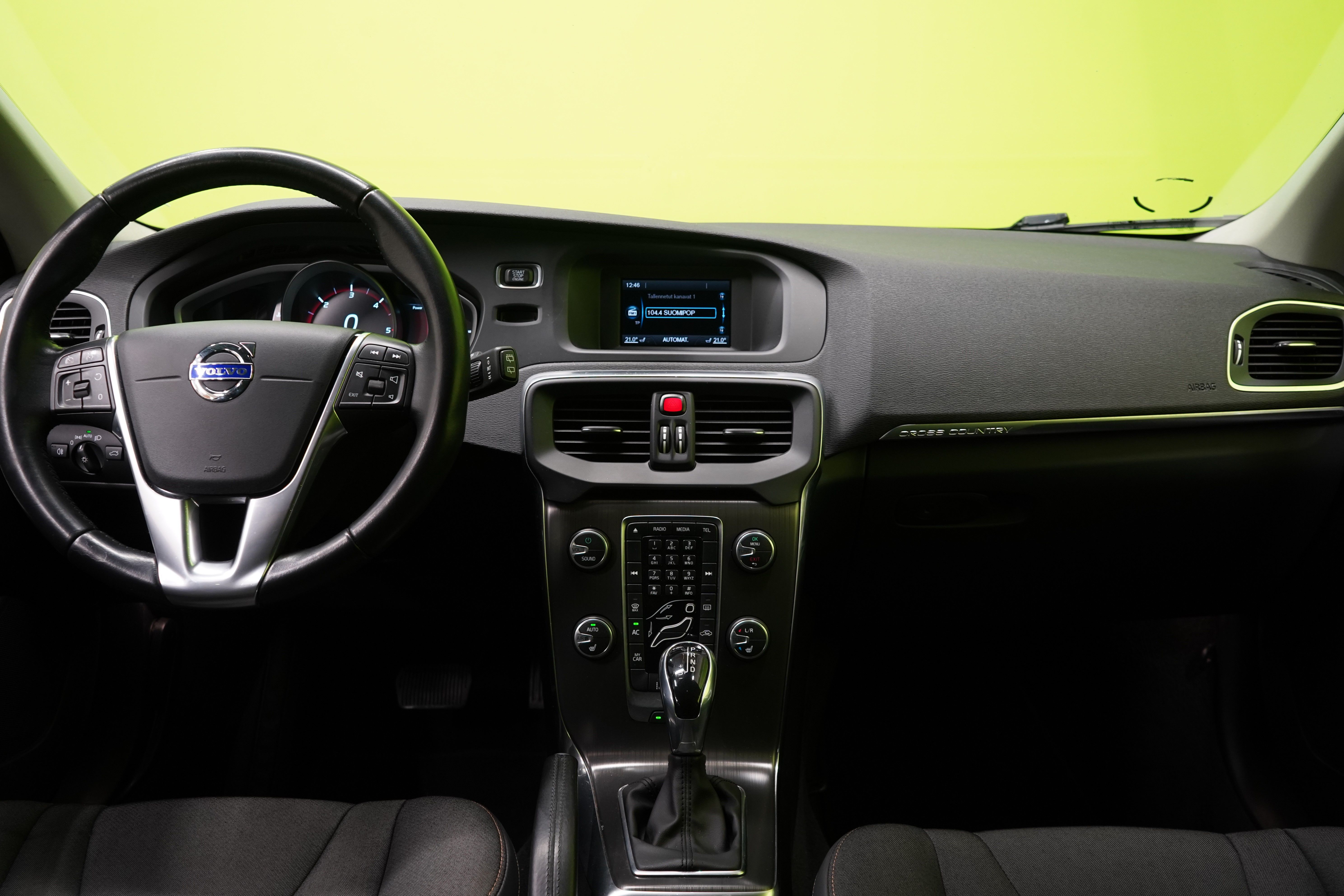 Volvo V40 Cross Country 2016