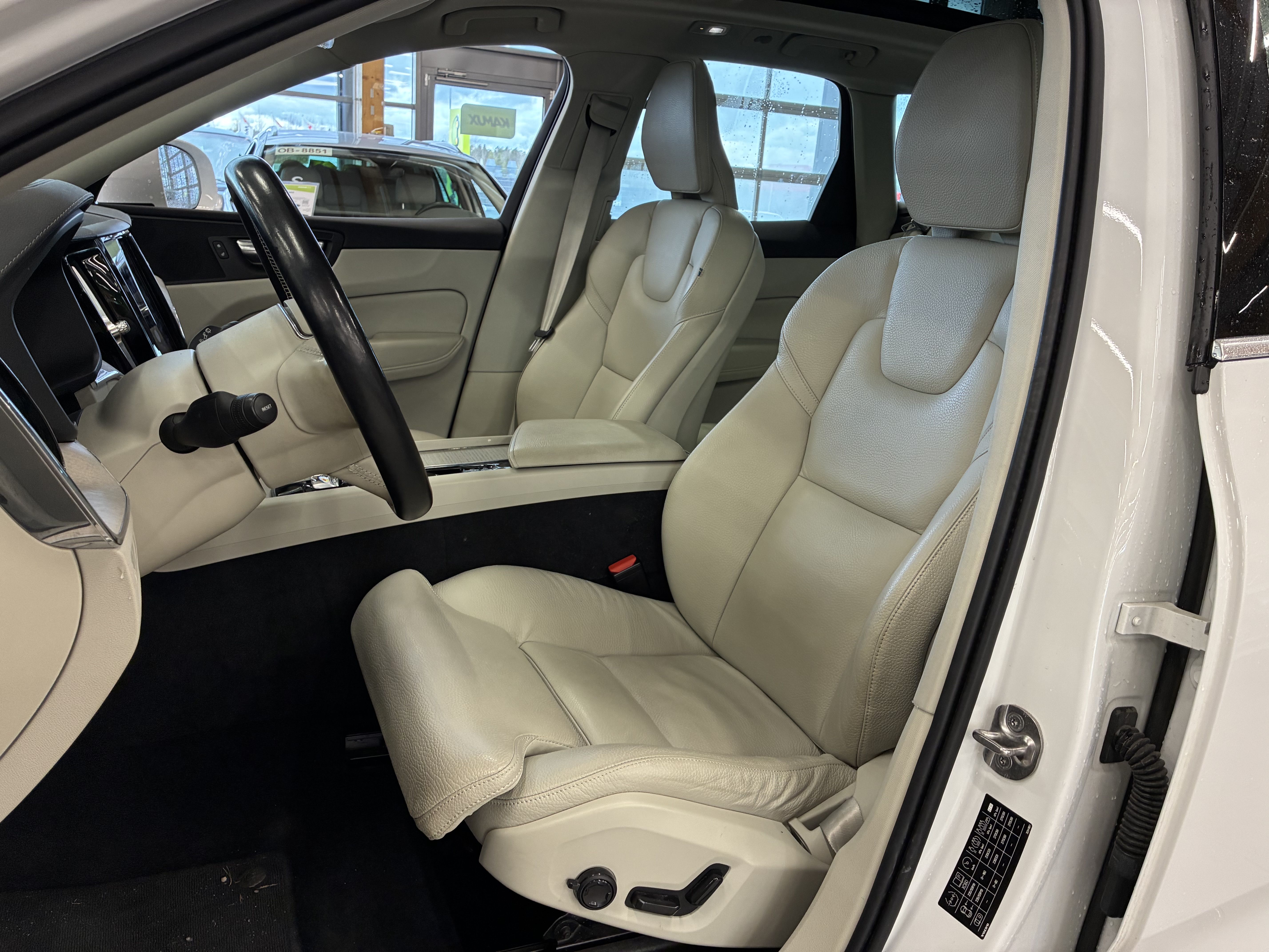 Volvo XC60 2022