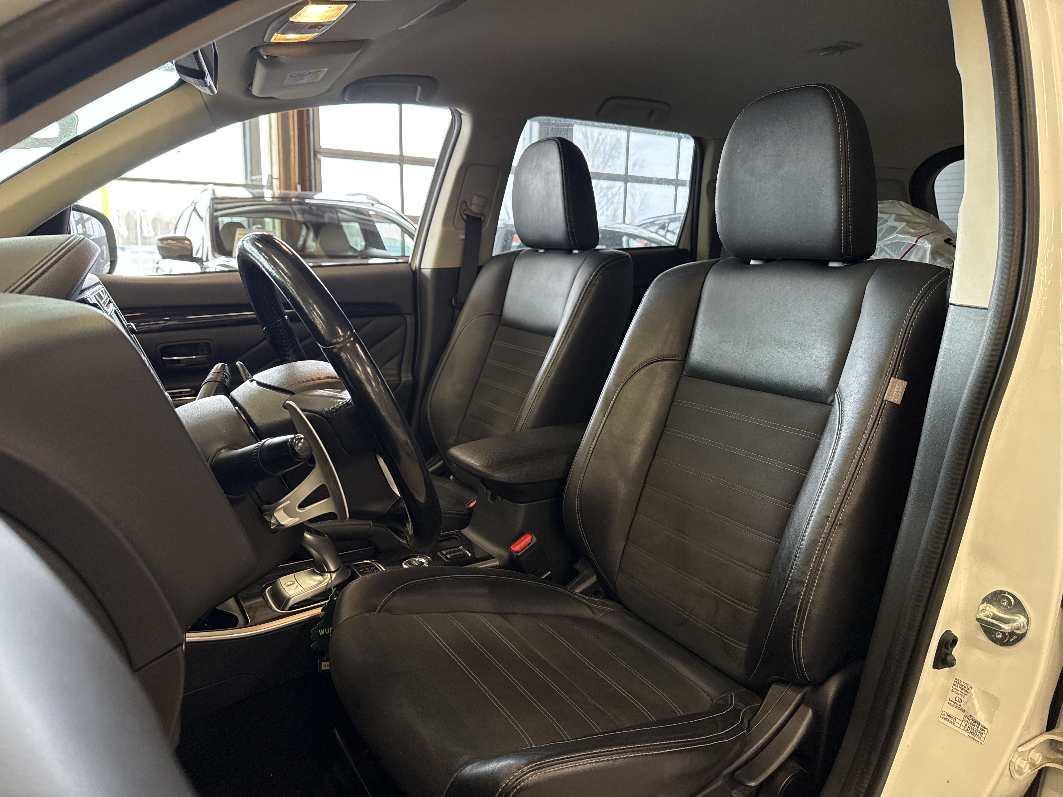 Mitsubishi Outlander PHEV 2016