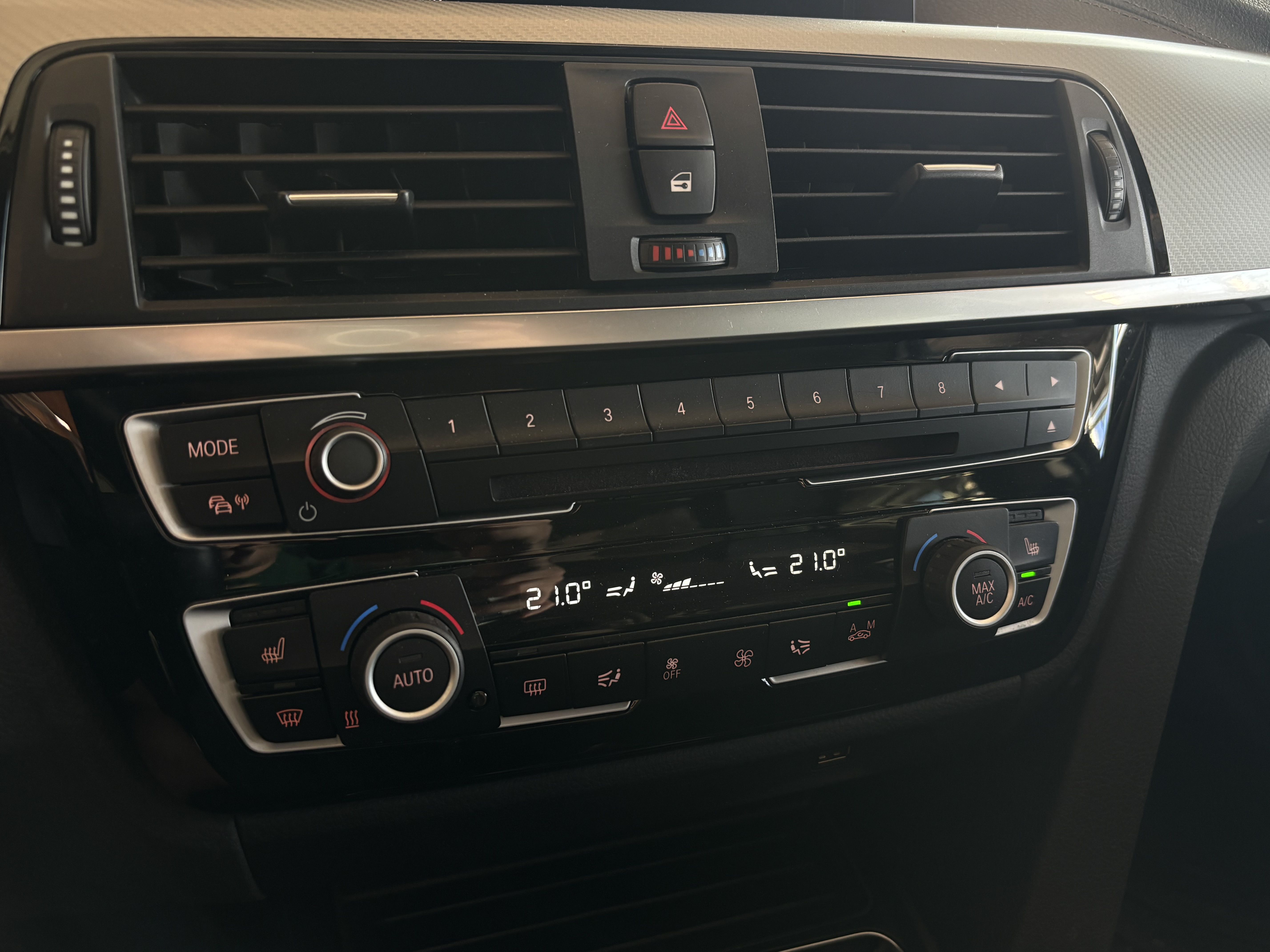 BMW 330 2018