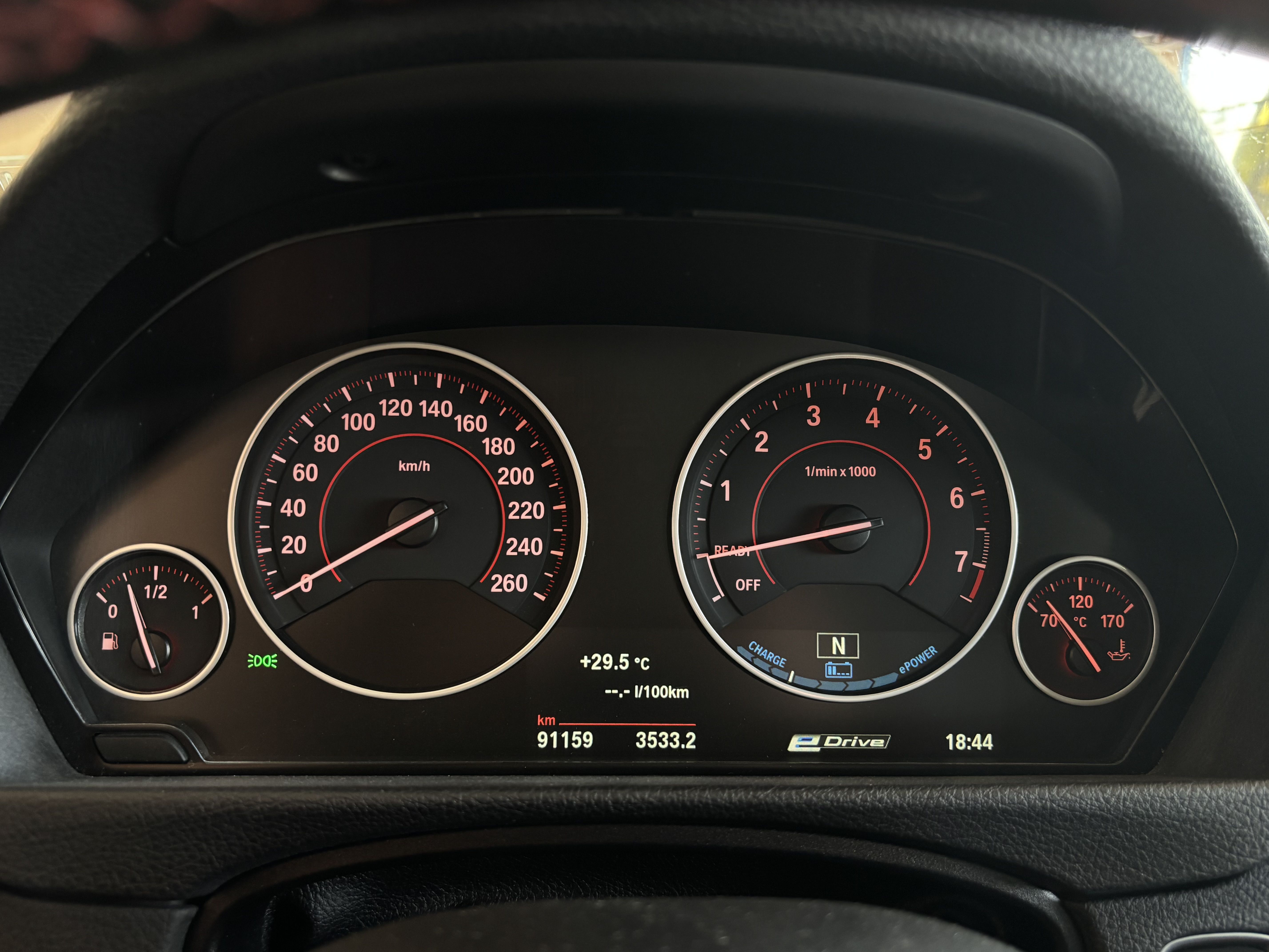 BMW 330 2018