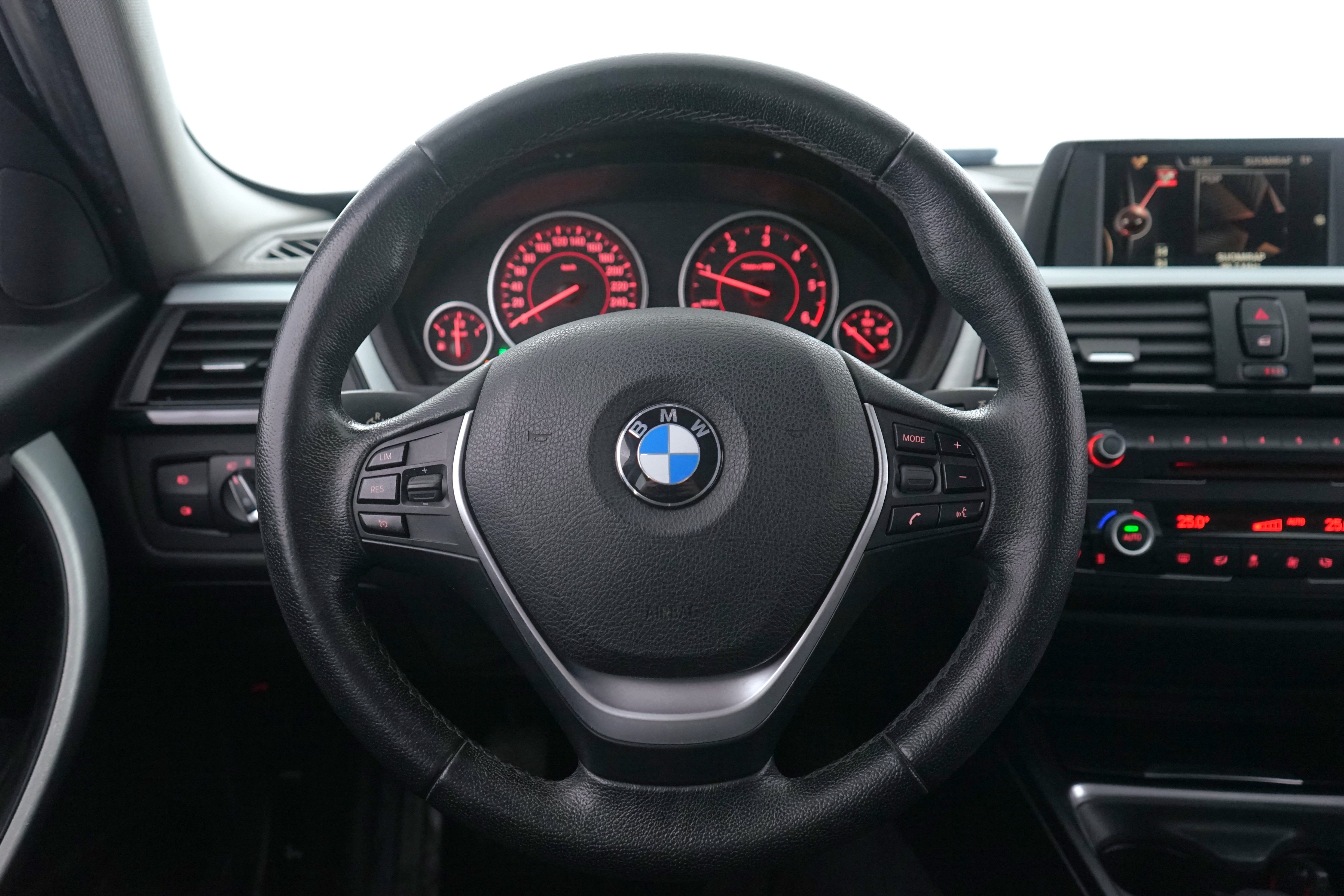BMW 318 2014