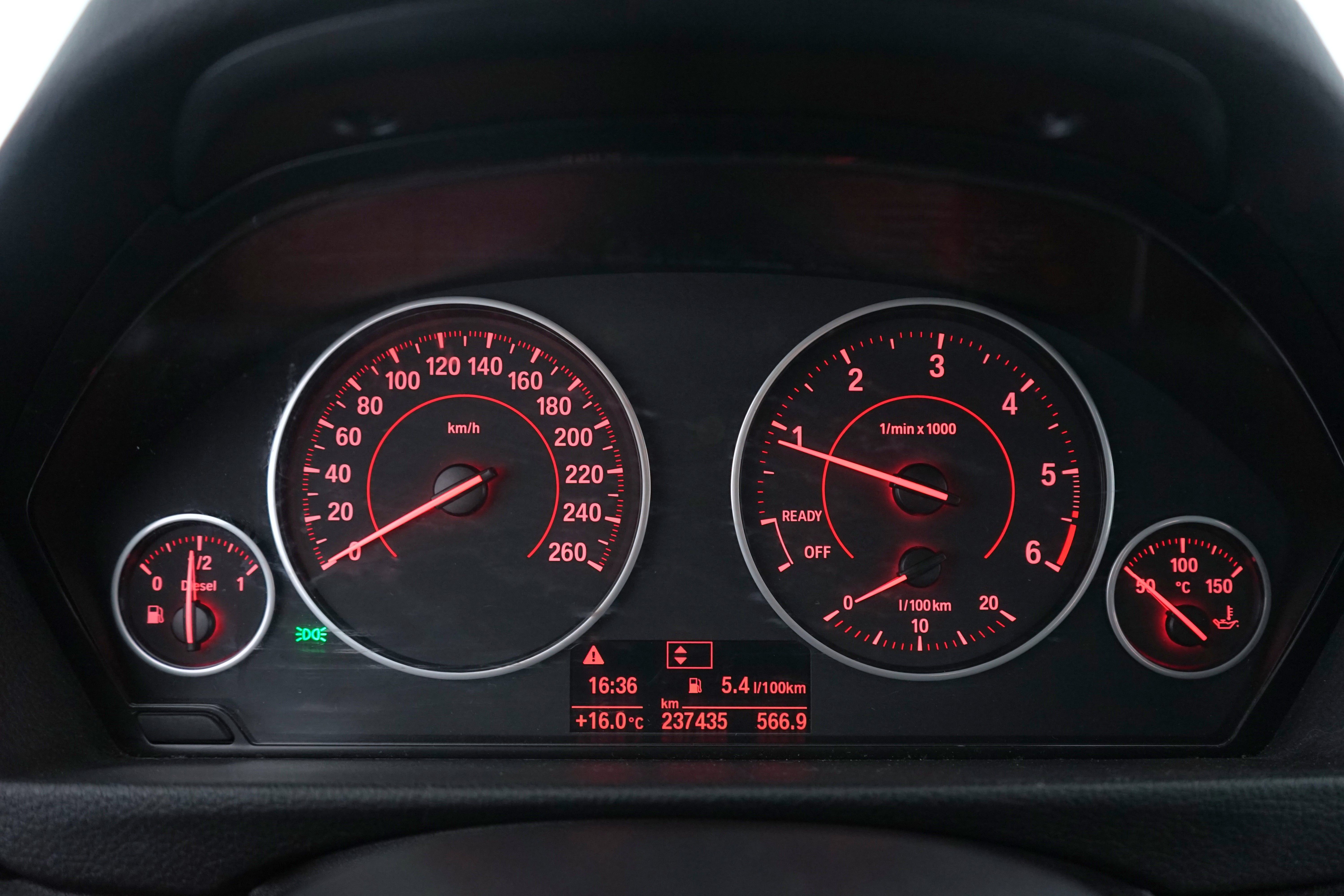 BMW 318 2014