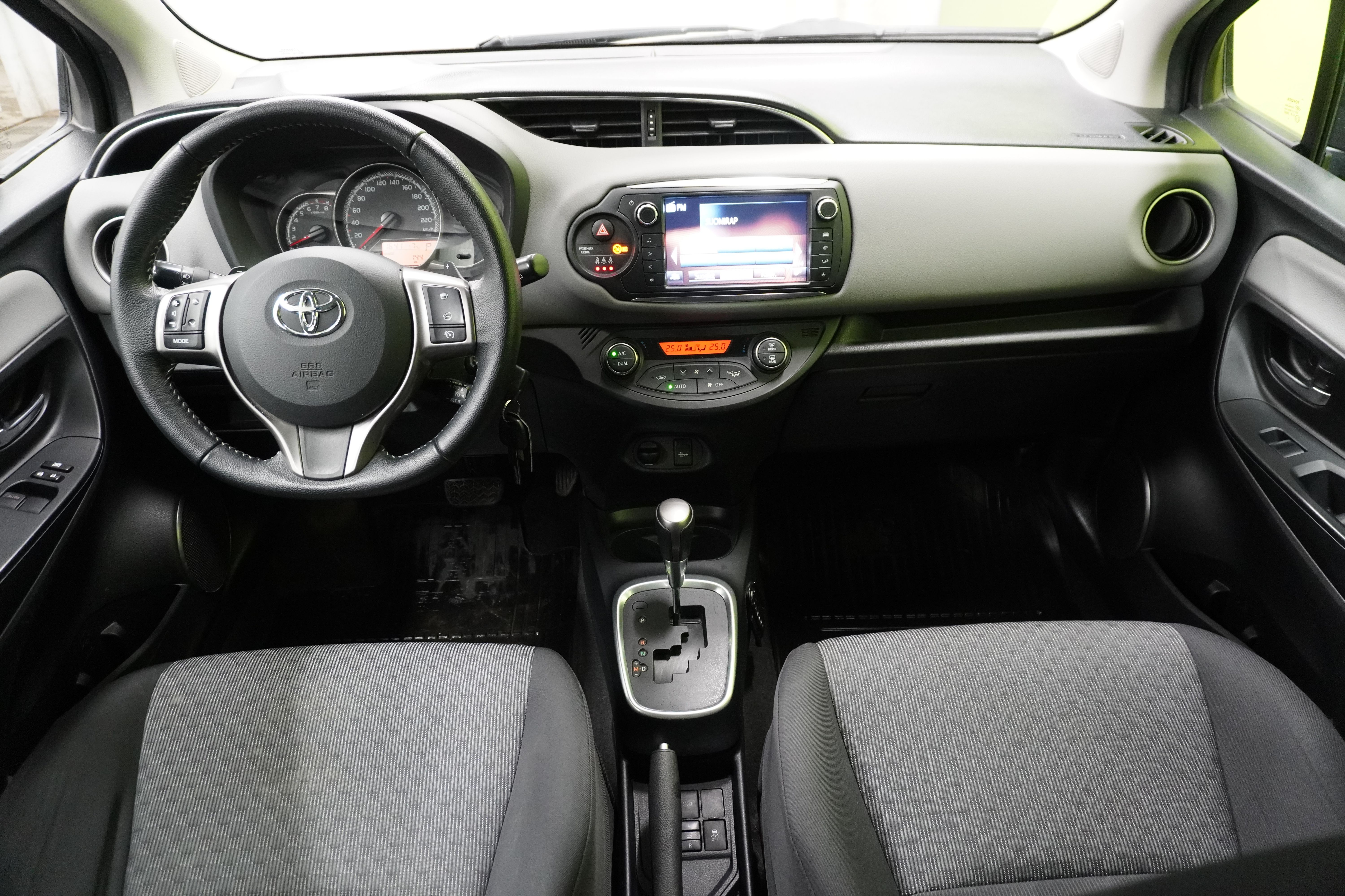 Toyota Yaris 2015