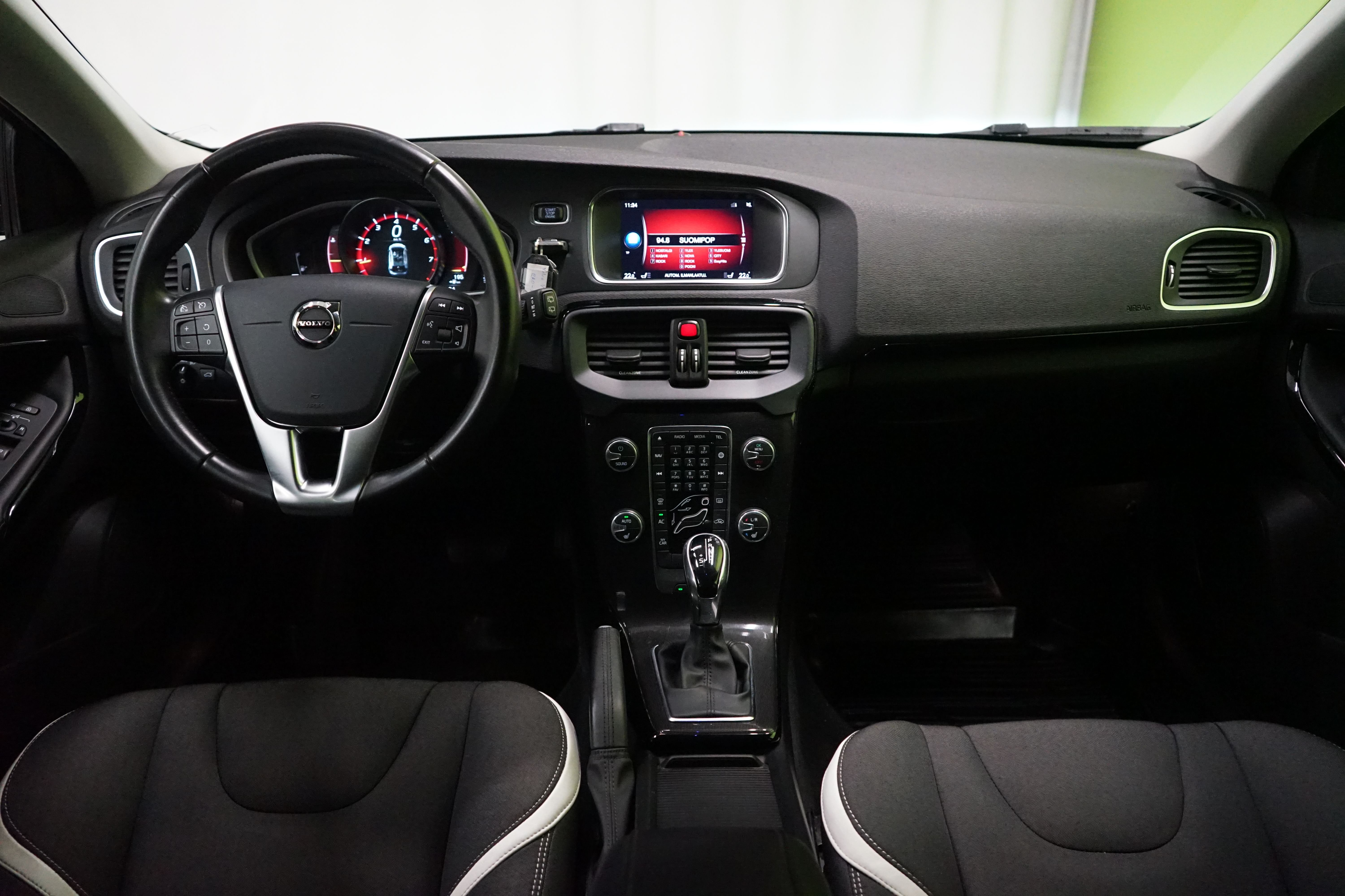 Volvo V40 2020