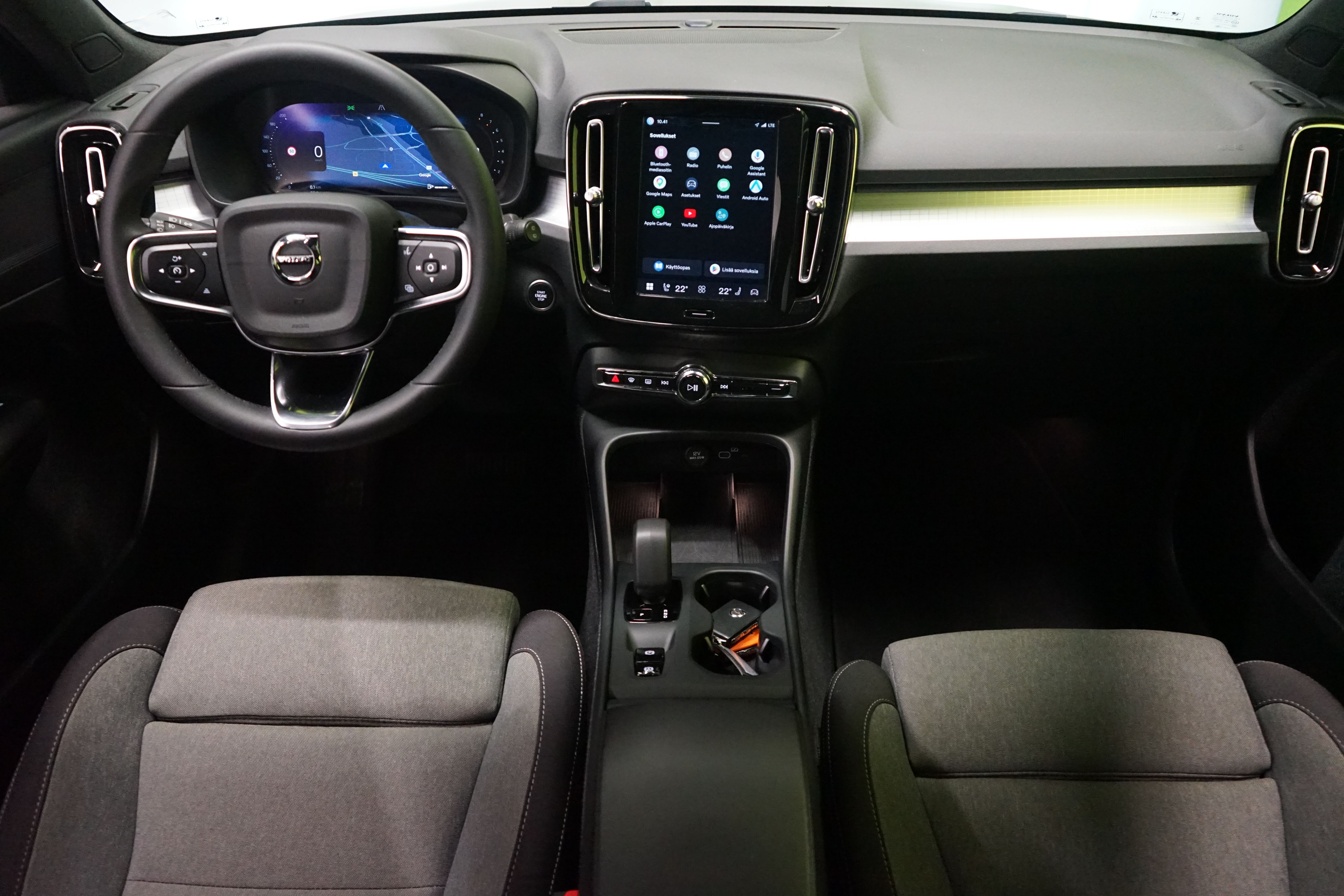 Volvo XC40 2024