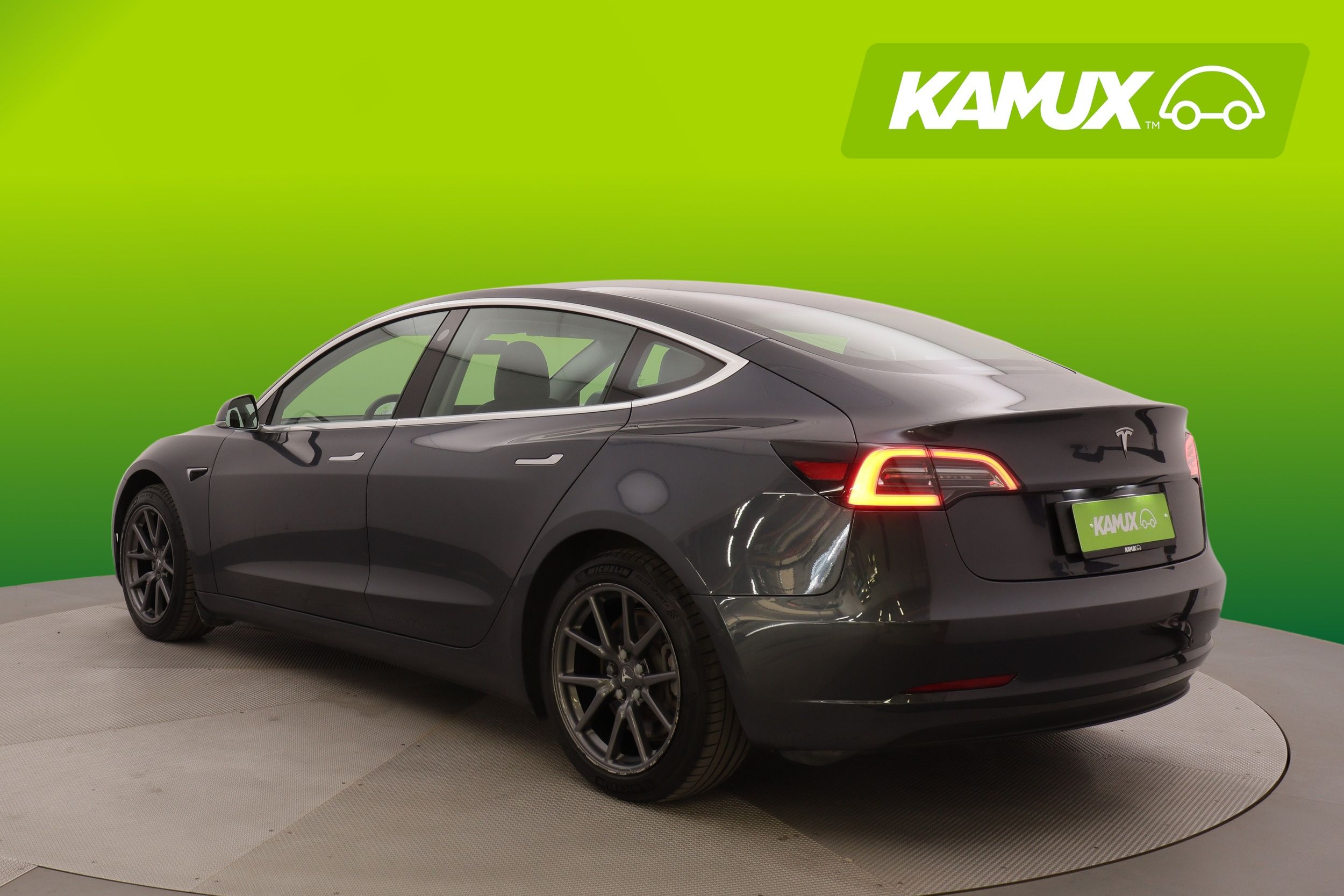 Tesla Model 3 2020