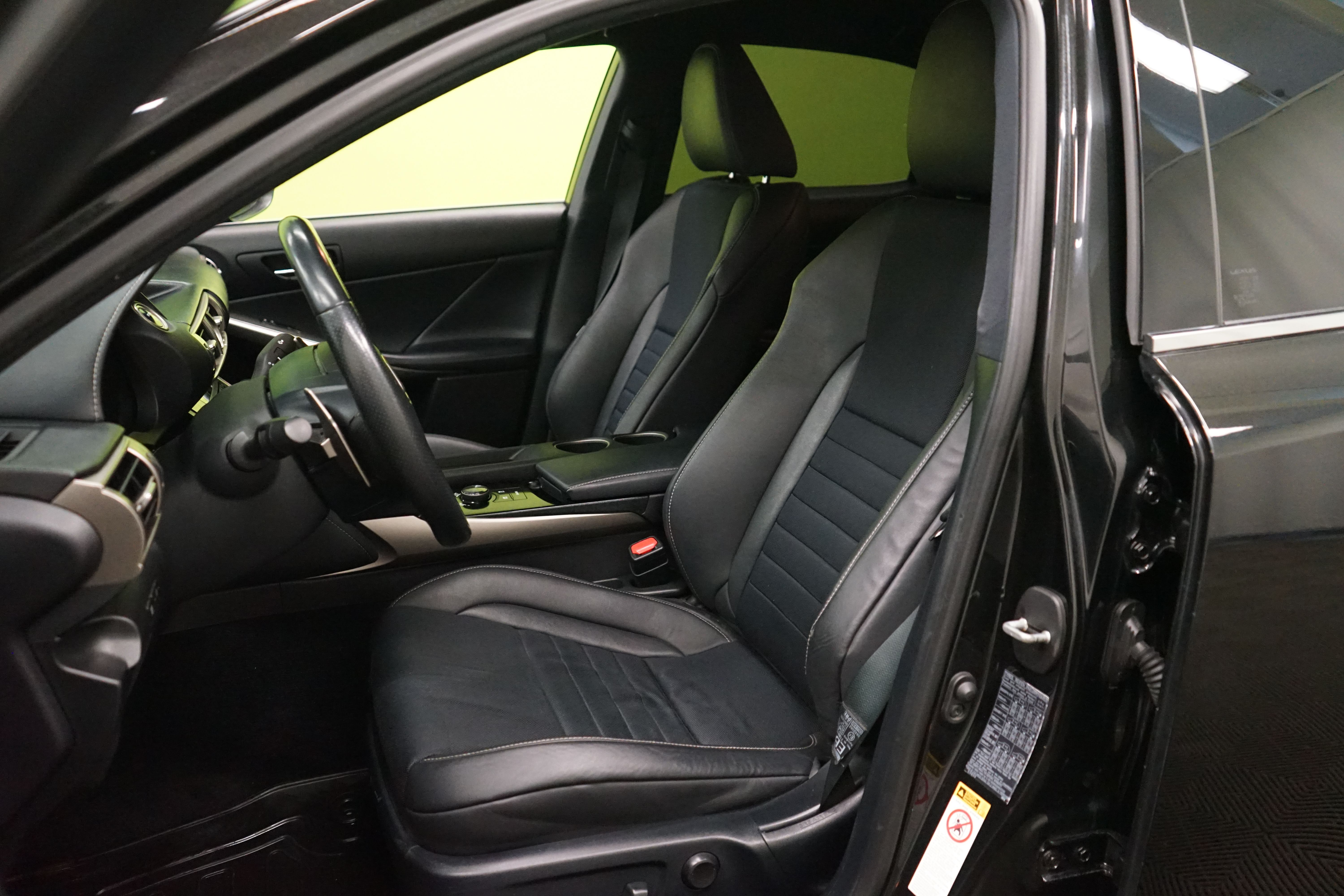 Lexus IS 2014