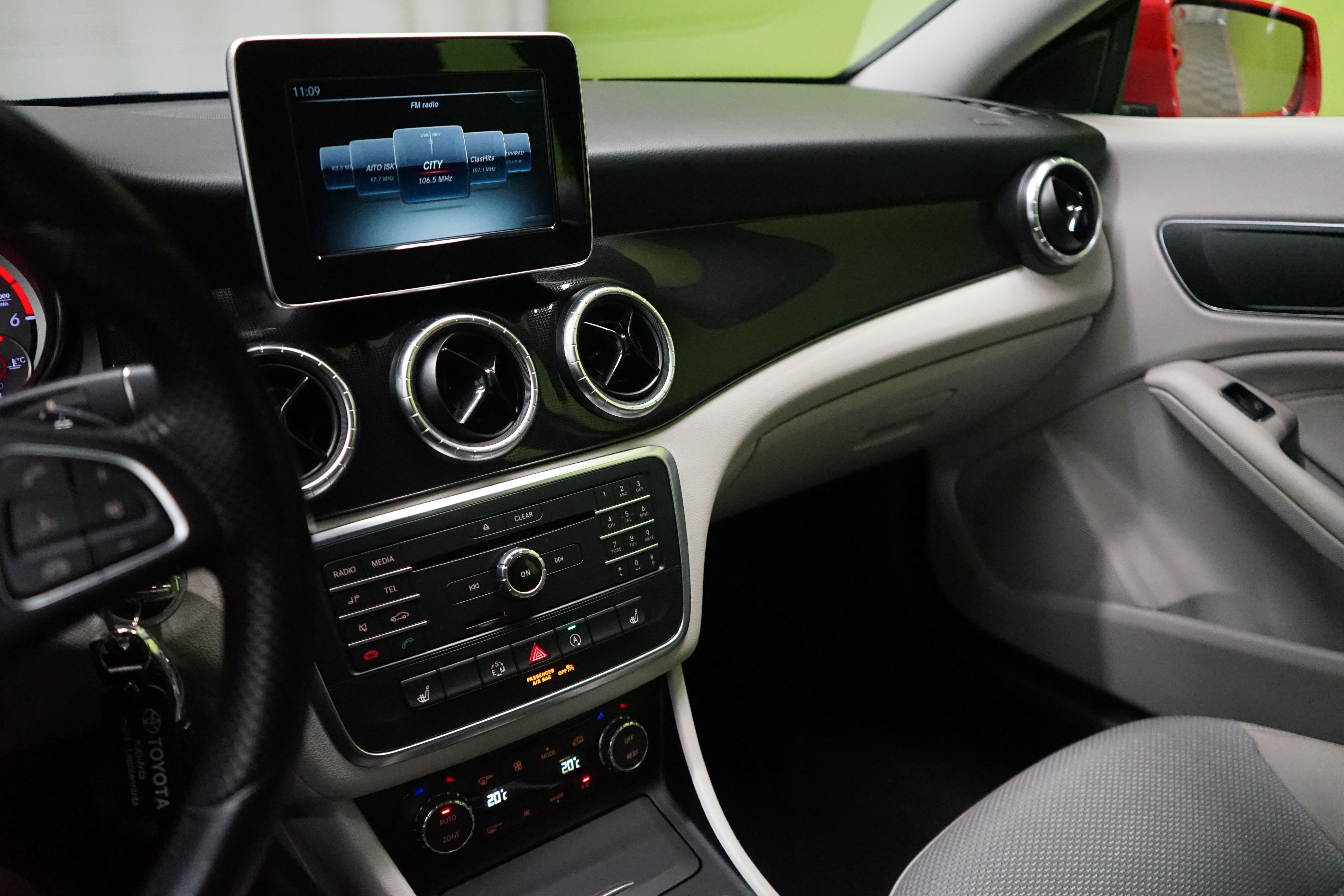 Mercedes-Benz CLA 2015