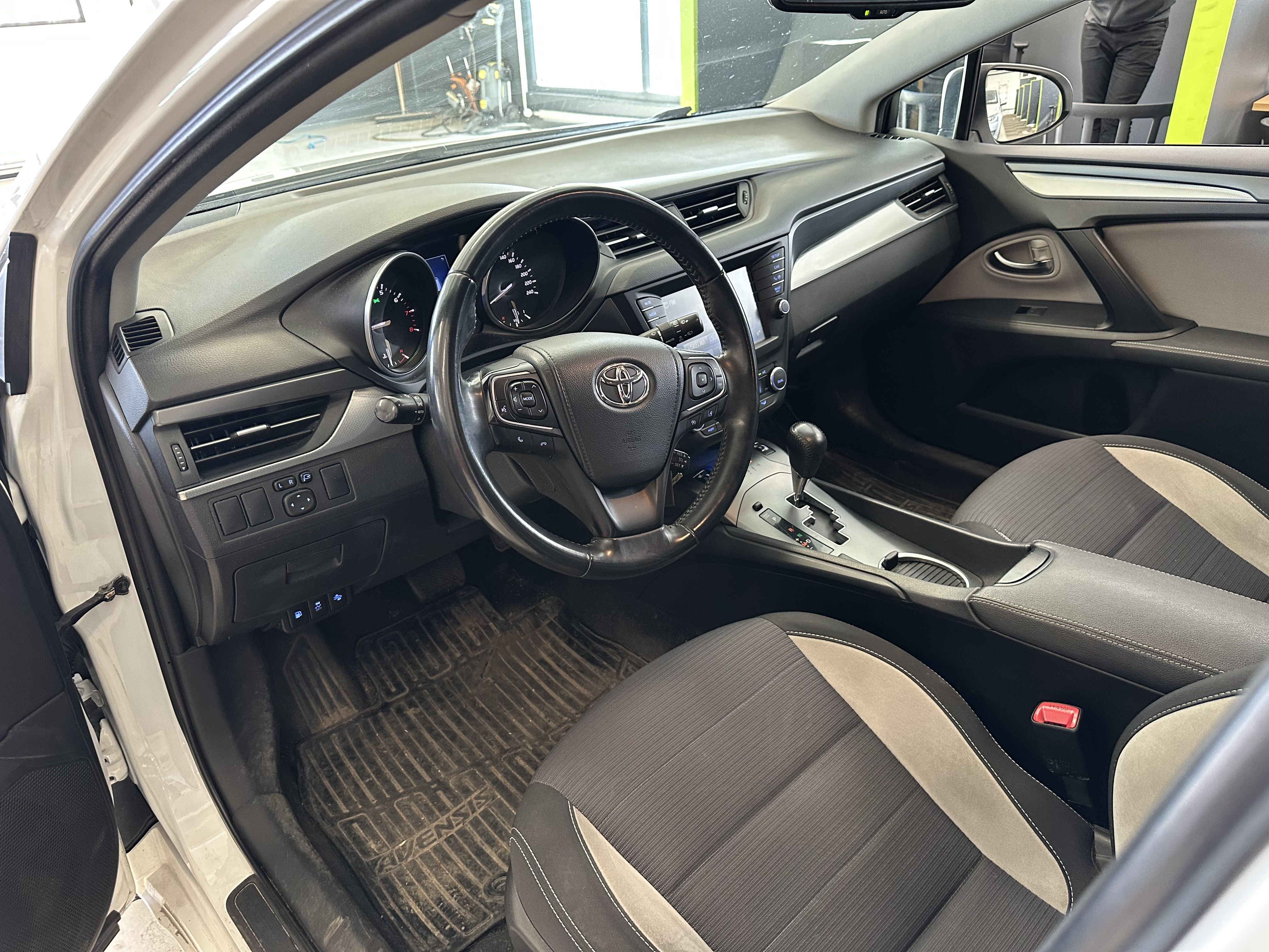 Toyota Avensis 2017