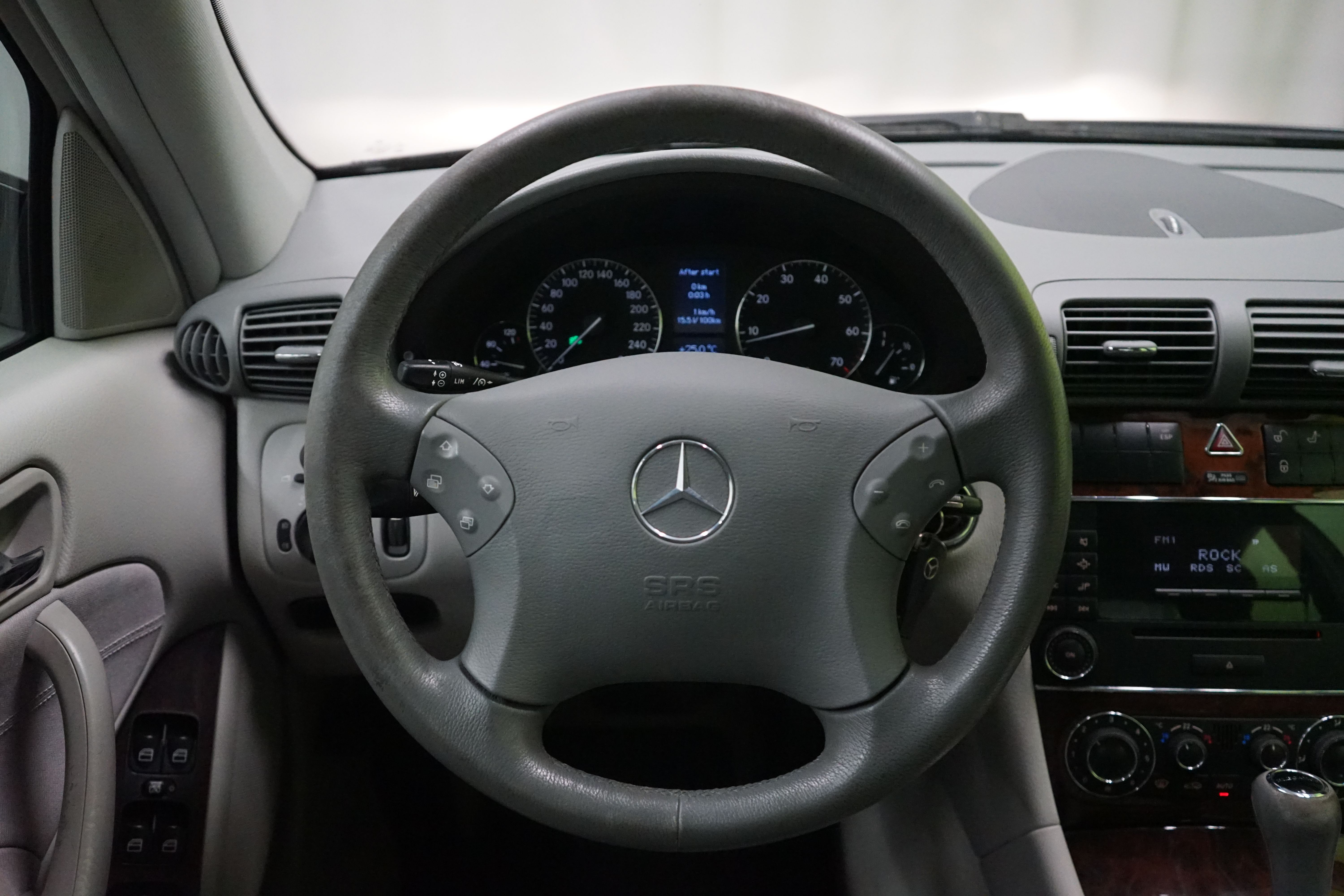 Mercedes-Benz C 2006
