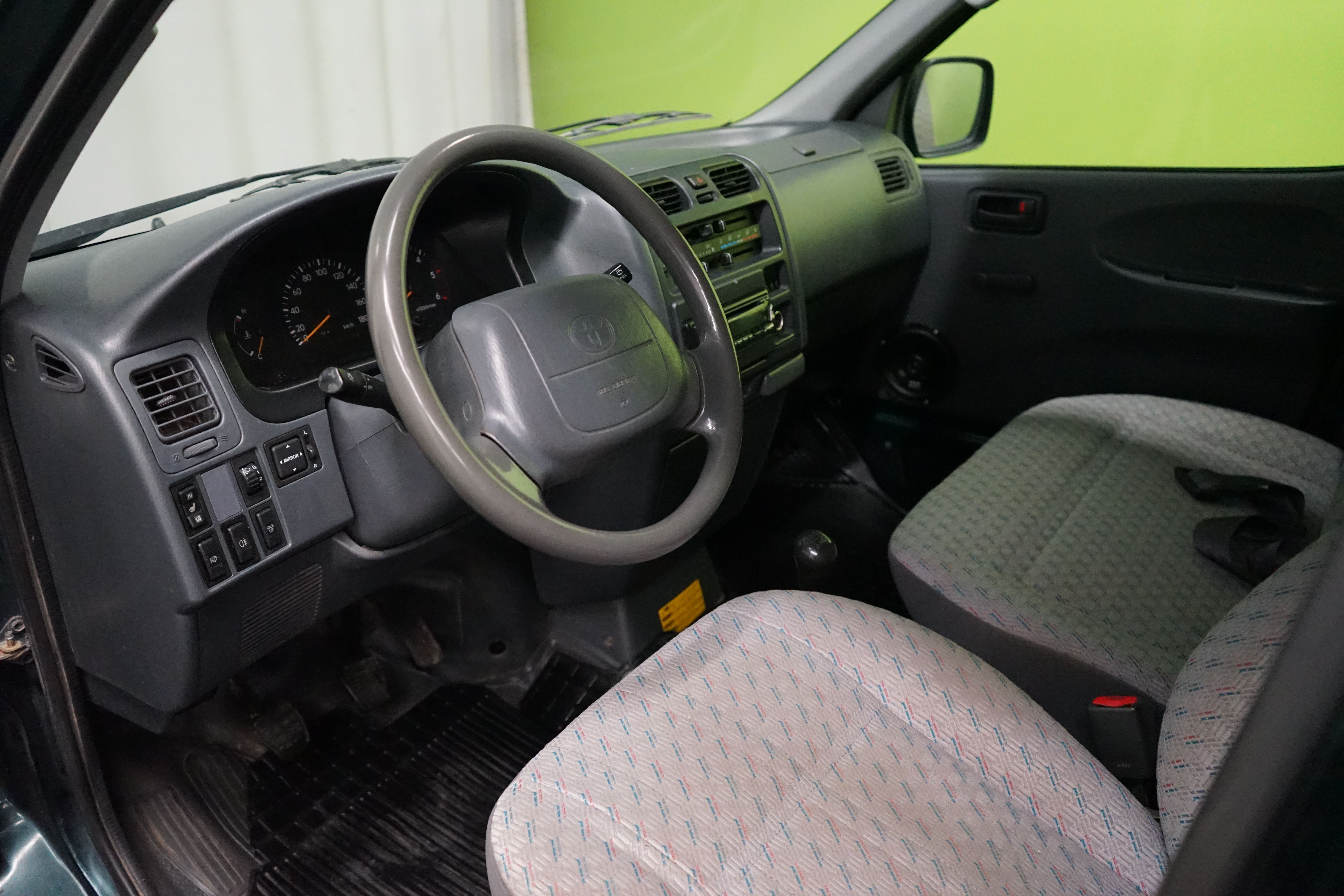 Toyota Hiace 2005
