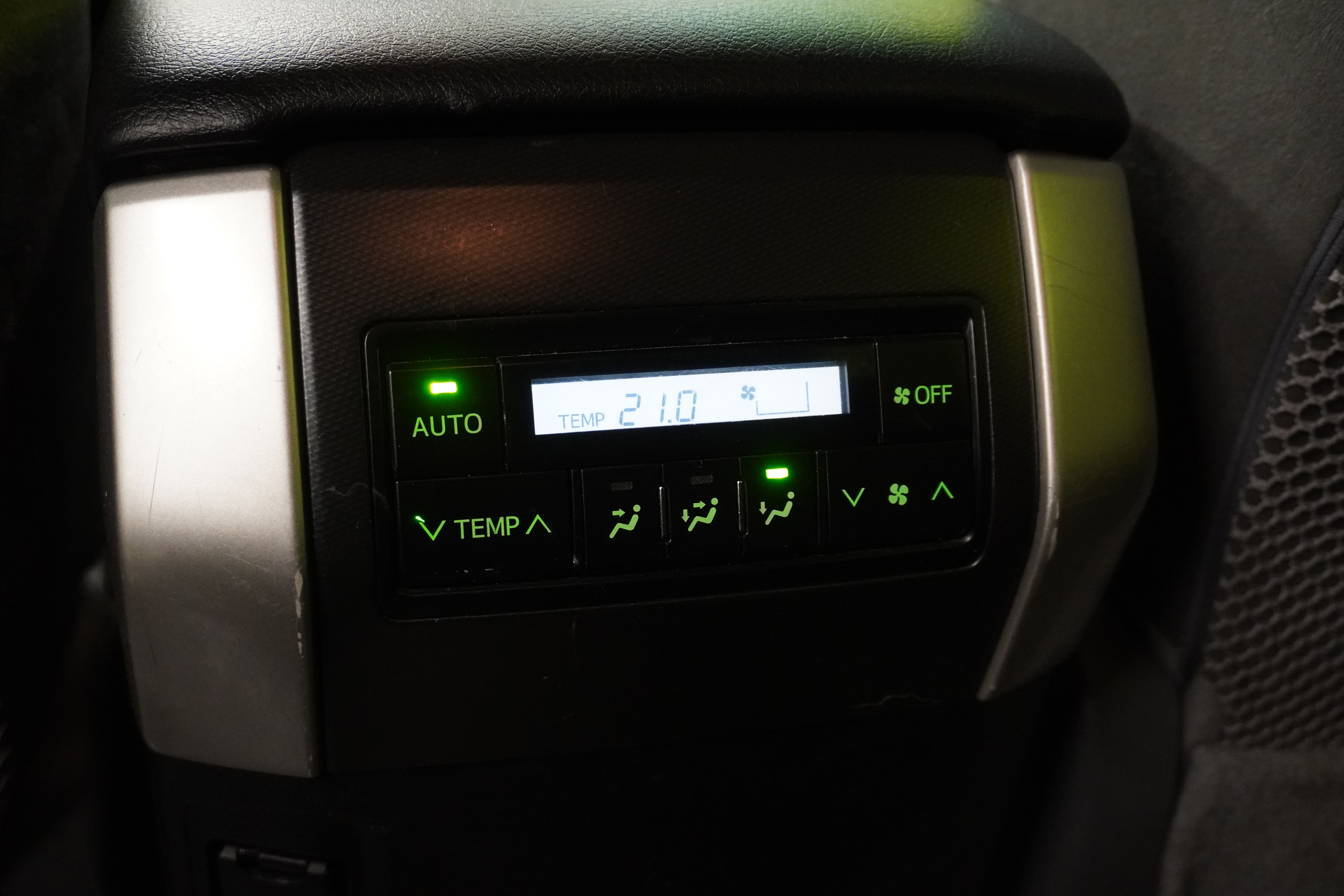 Toyota Land Cruiser 2010