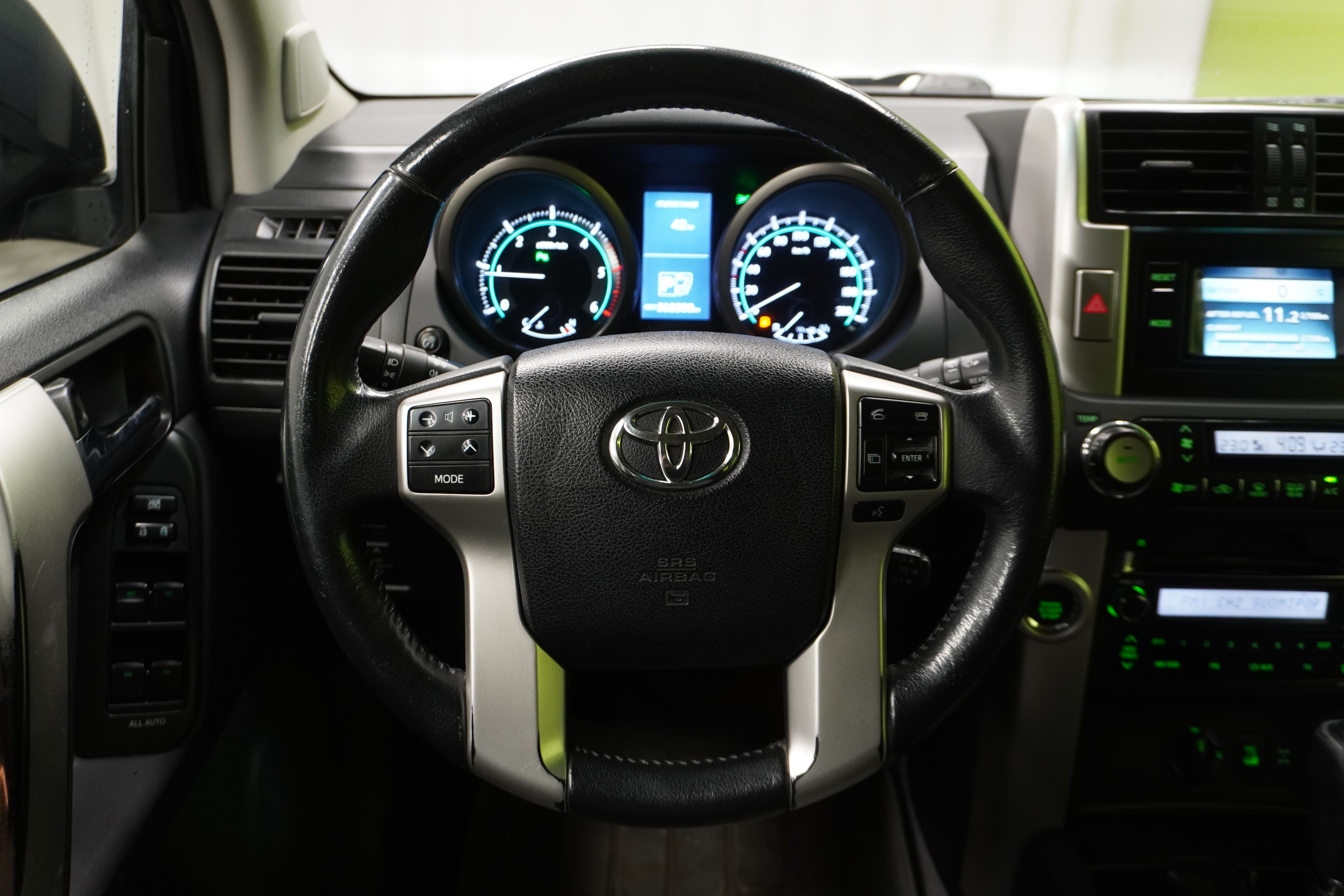 Toyota Land Cruiser 2010