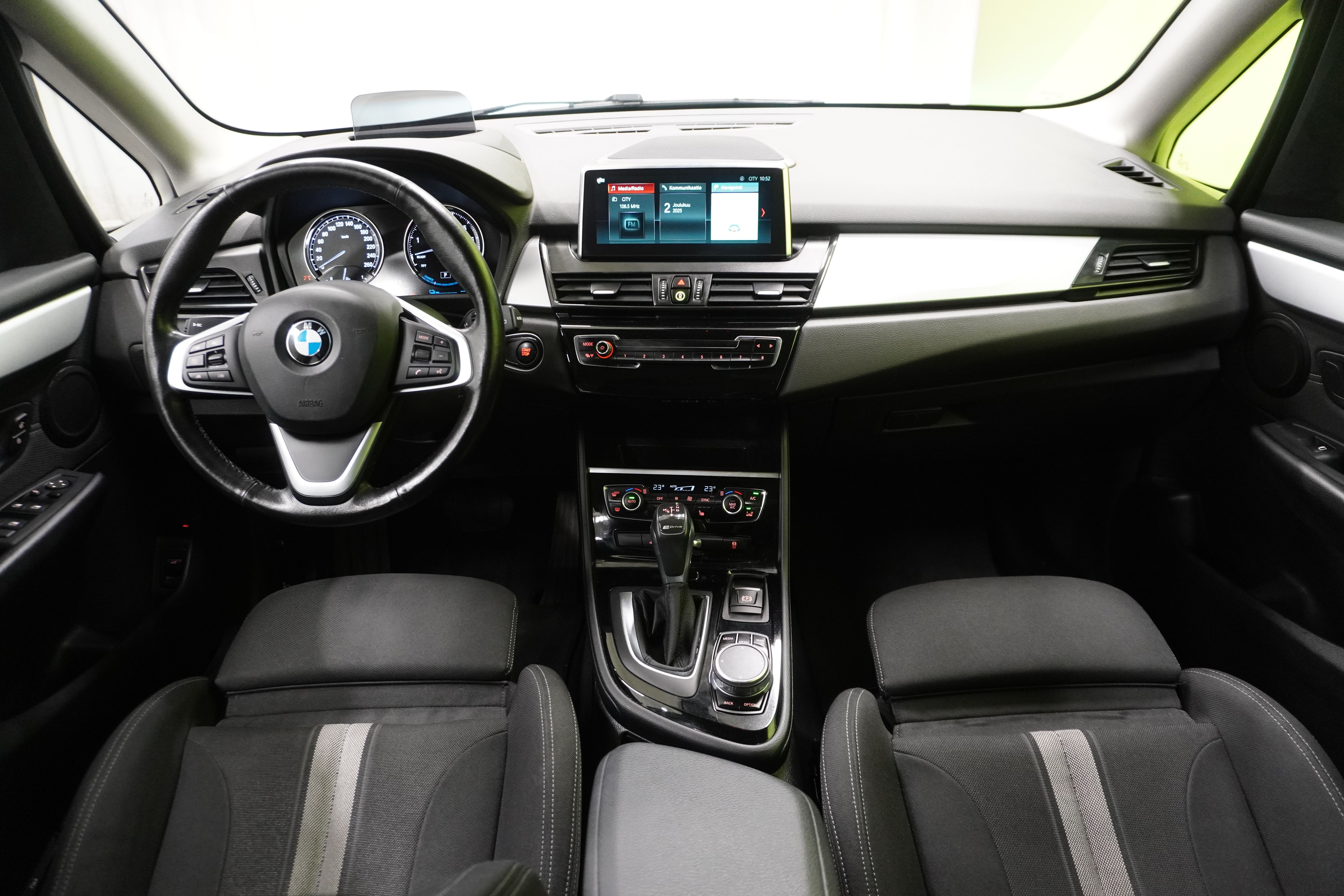 BMW 225 2019