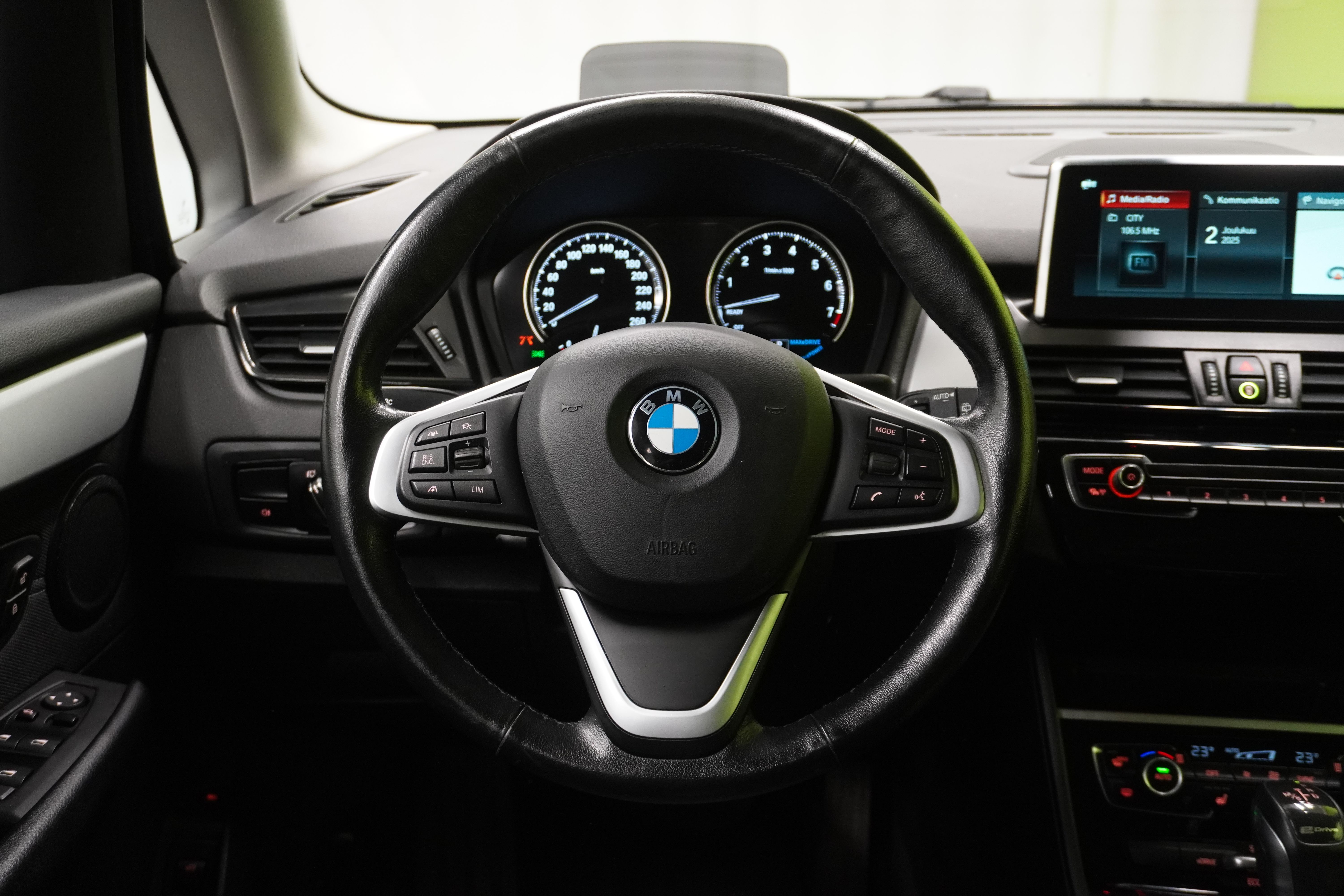 BMW 225 2019
