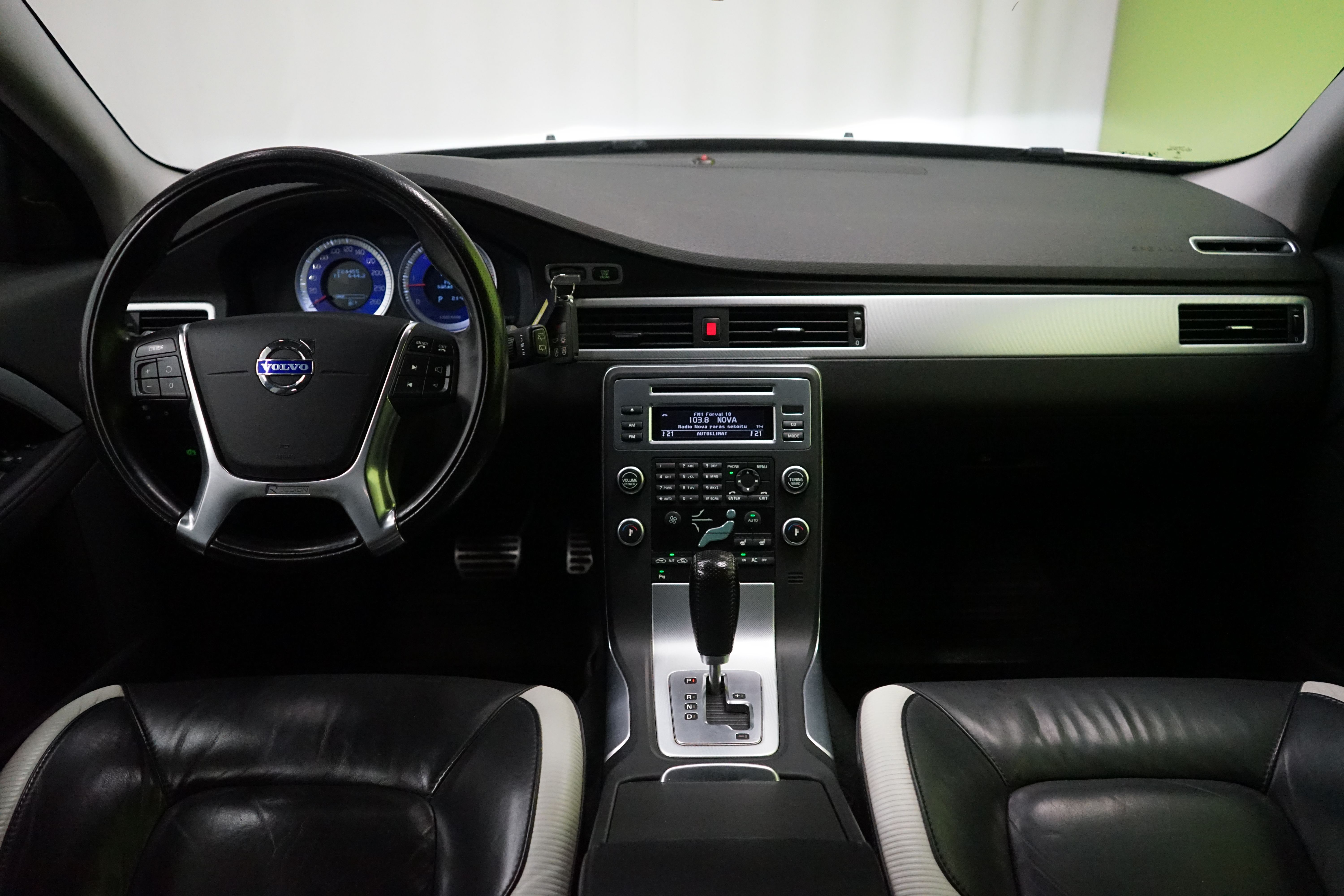 Volvo V70 2011