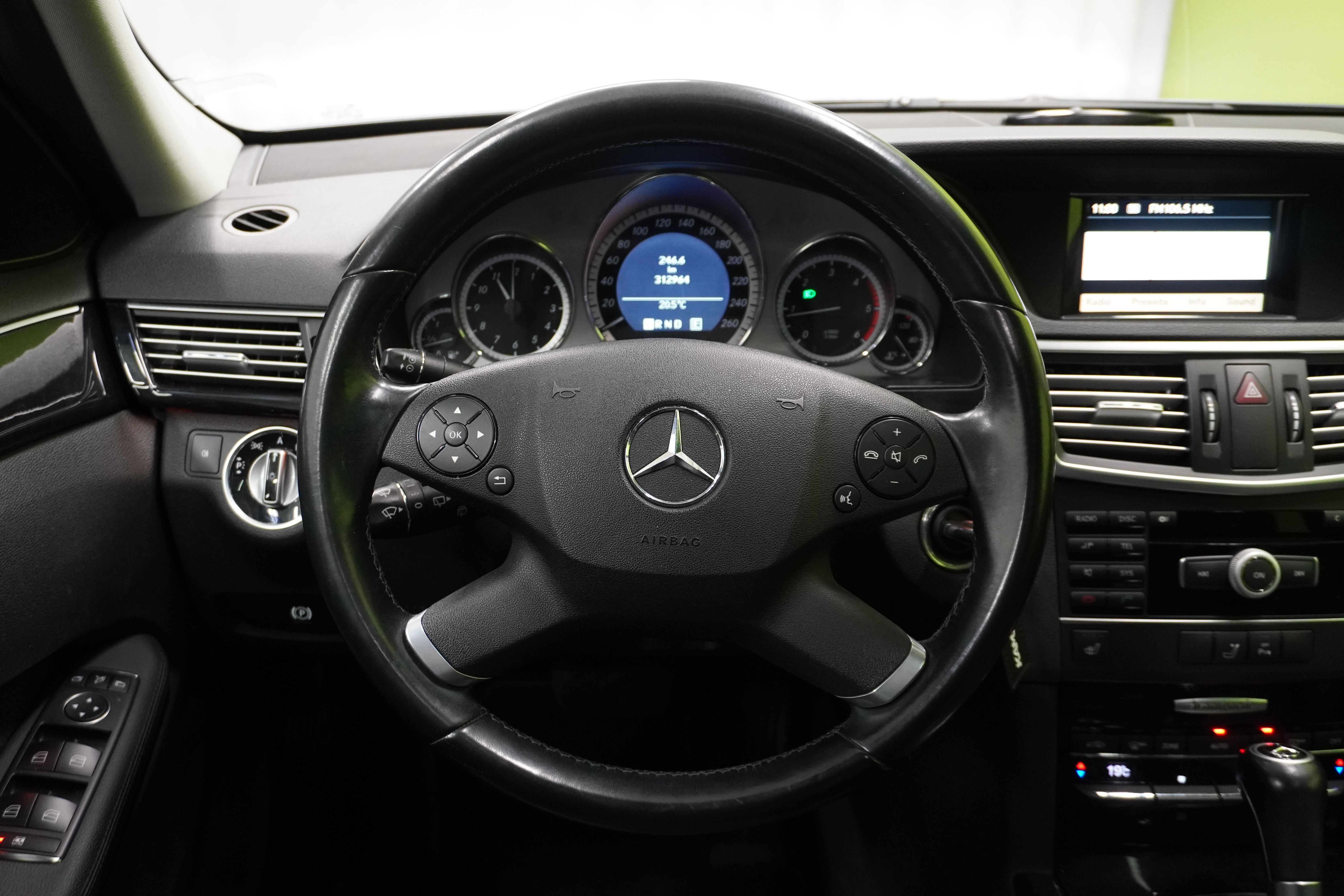 Mercedes-Benz E 2011