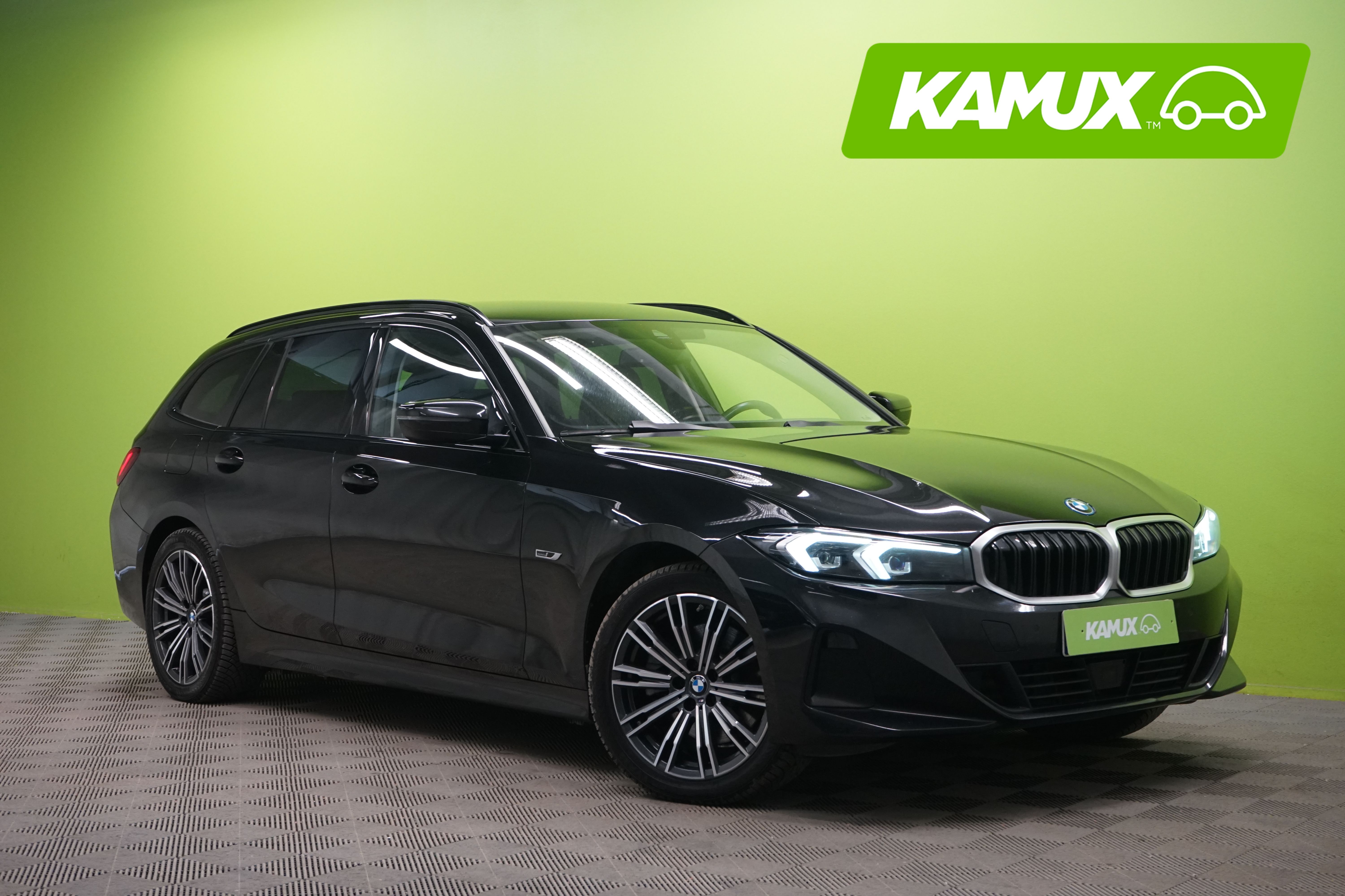BMW 330 2023