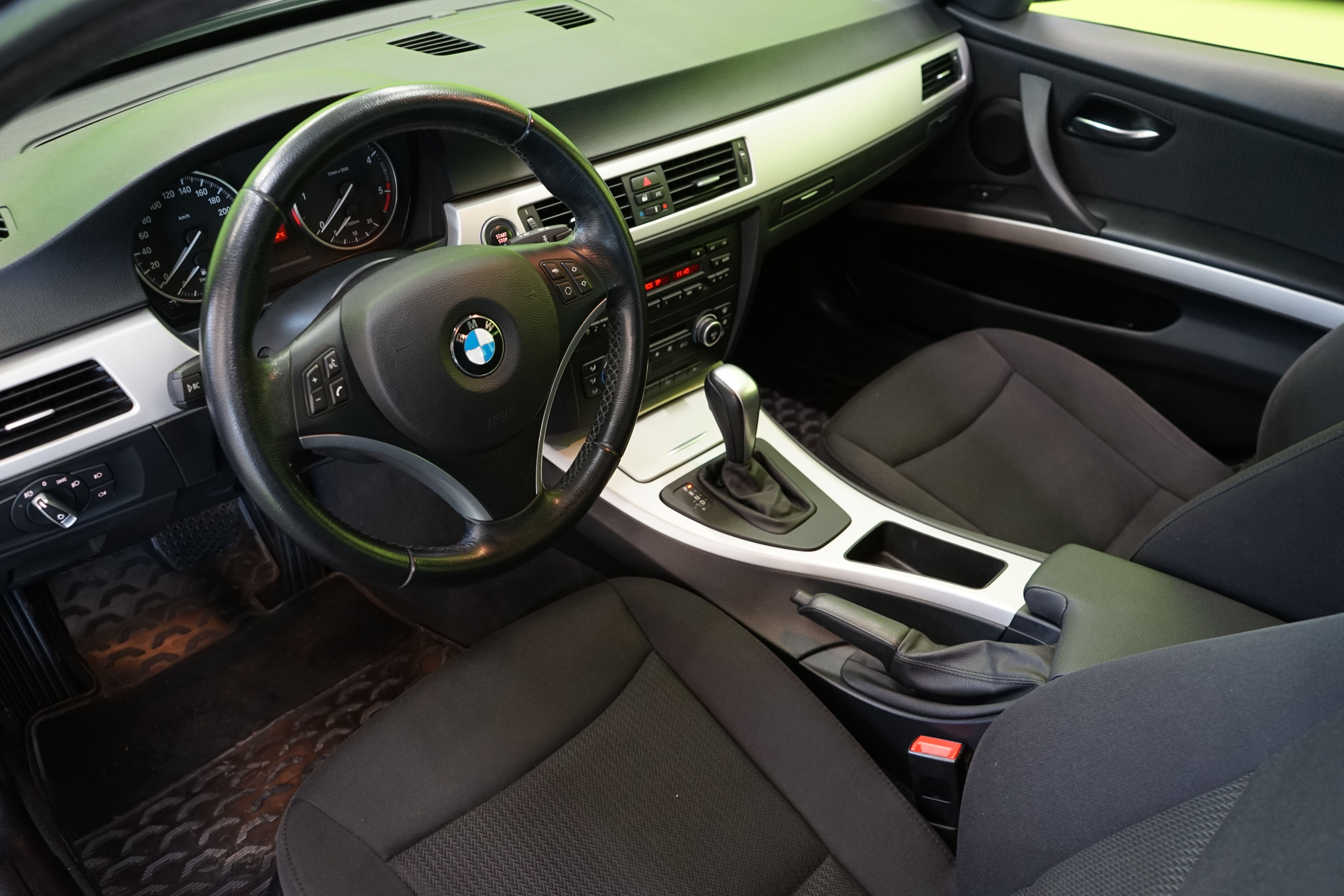 BMW 320 2009