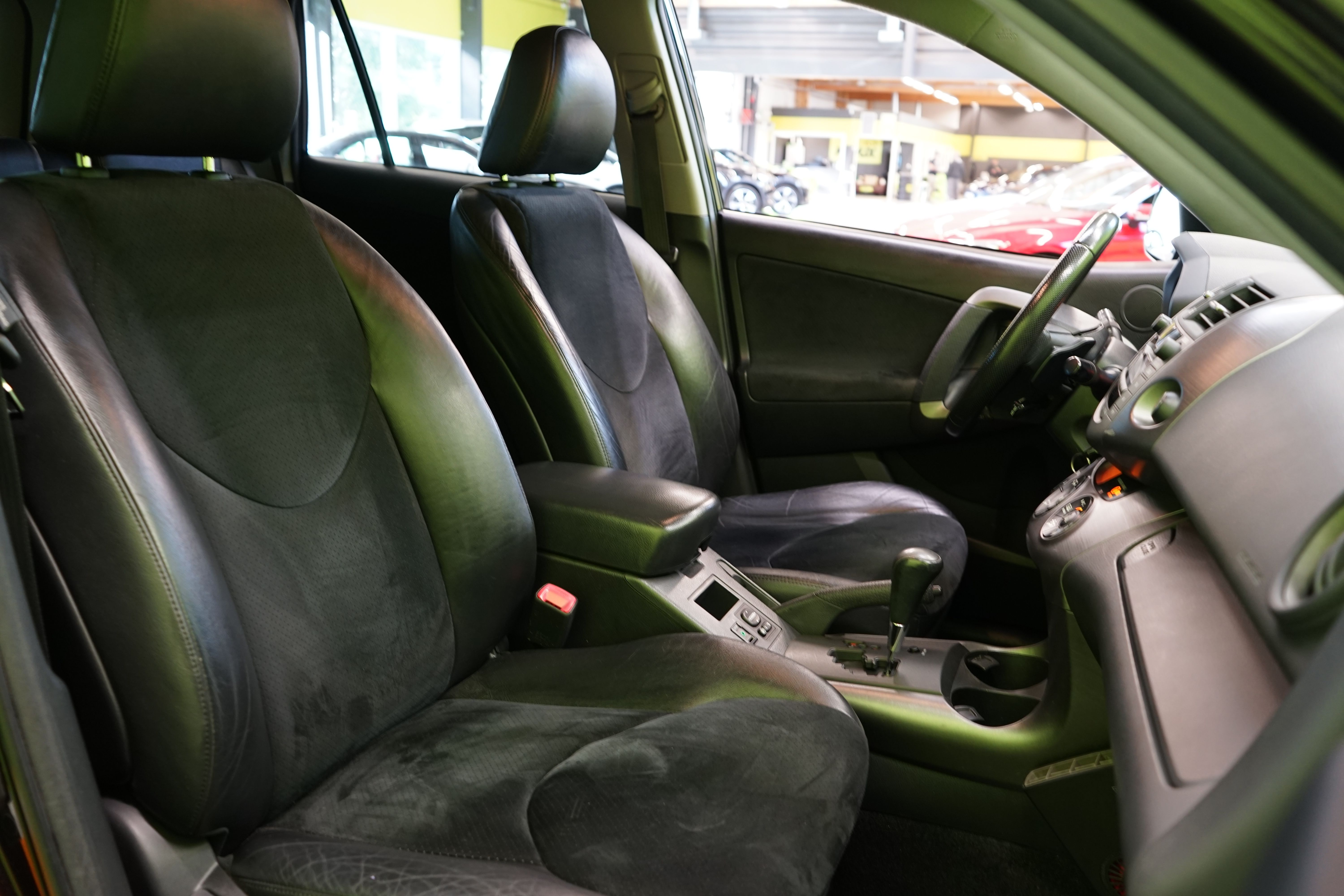 Toyota RAV4 2011