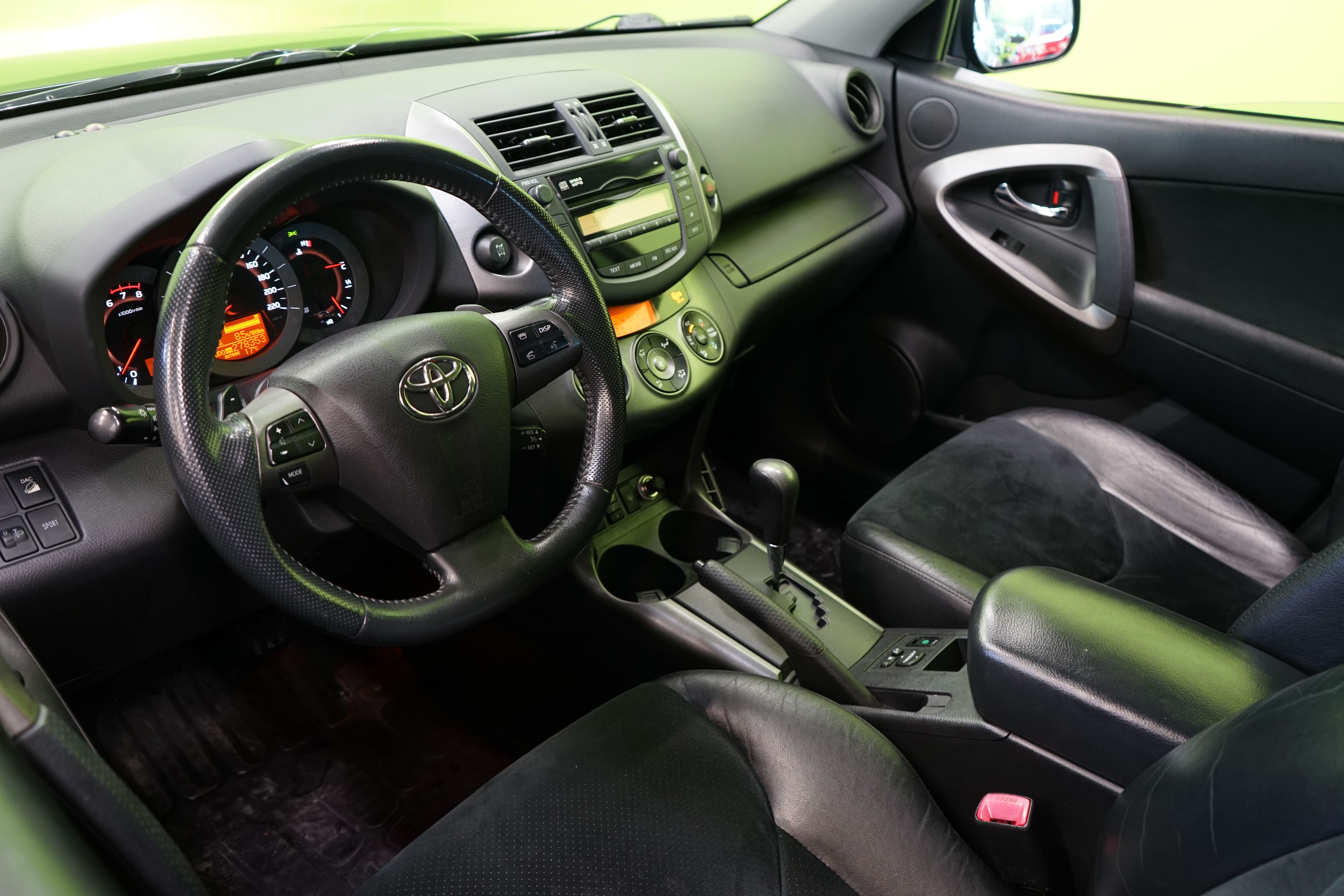 Toyota RAV4 2011
