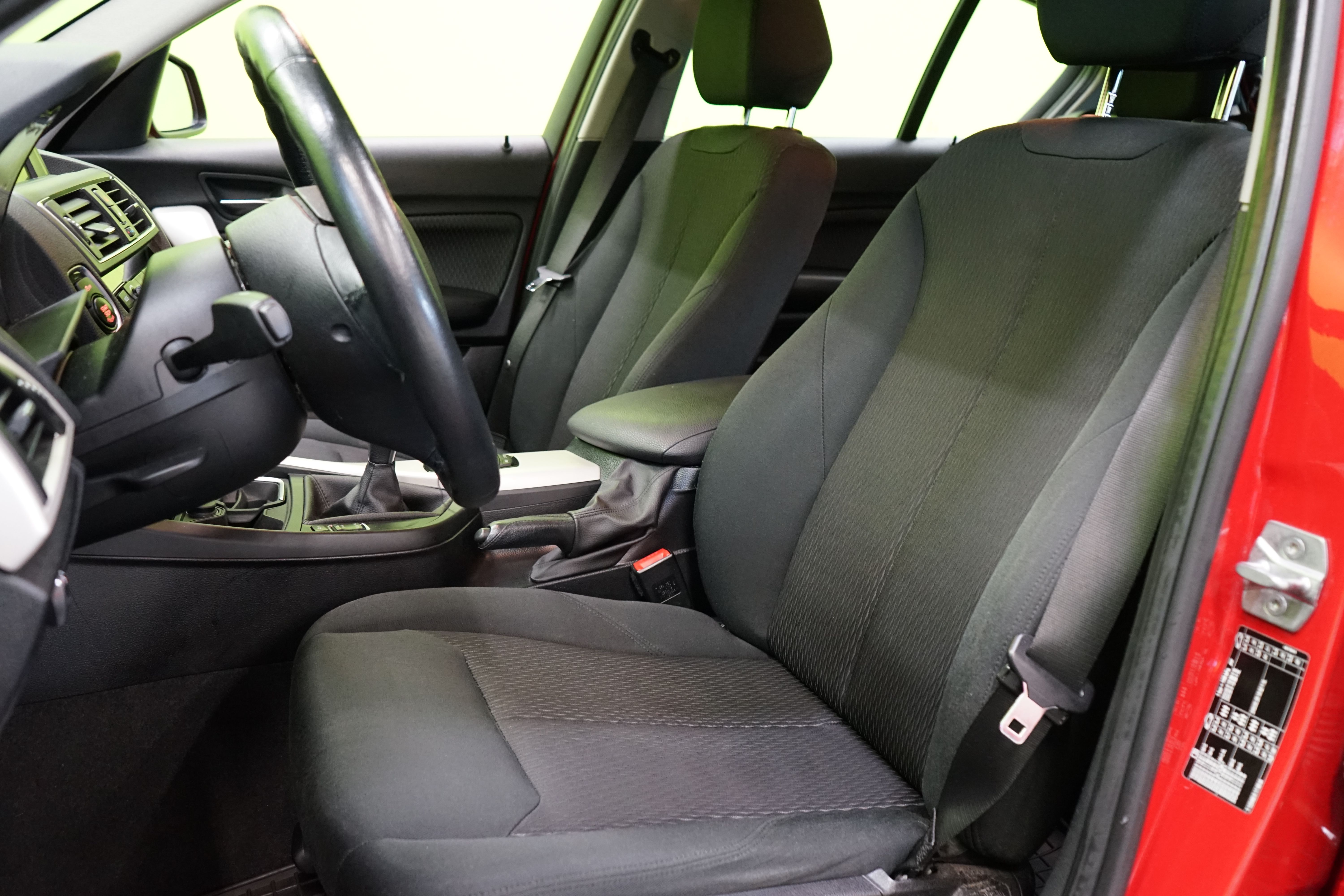 BMW 118 2015