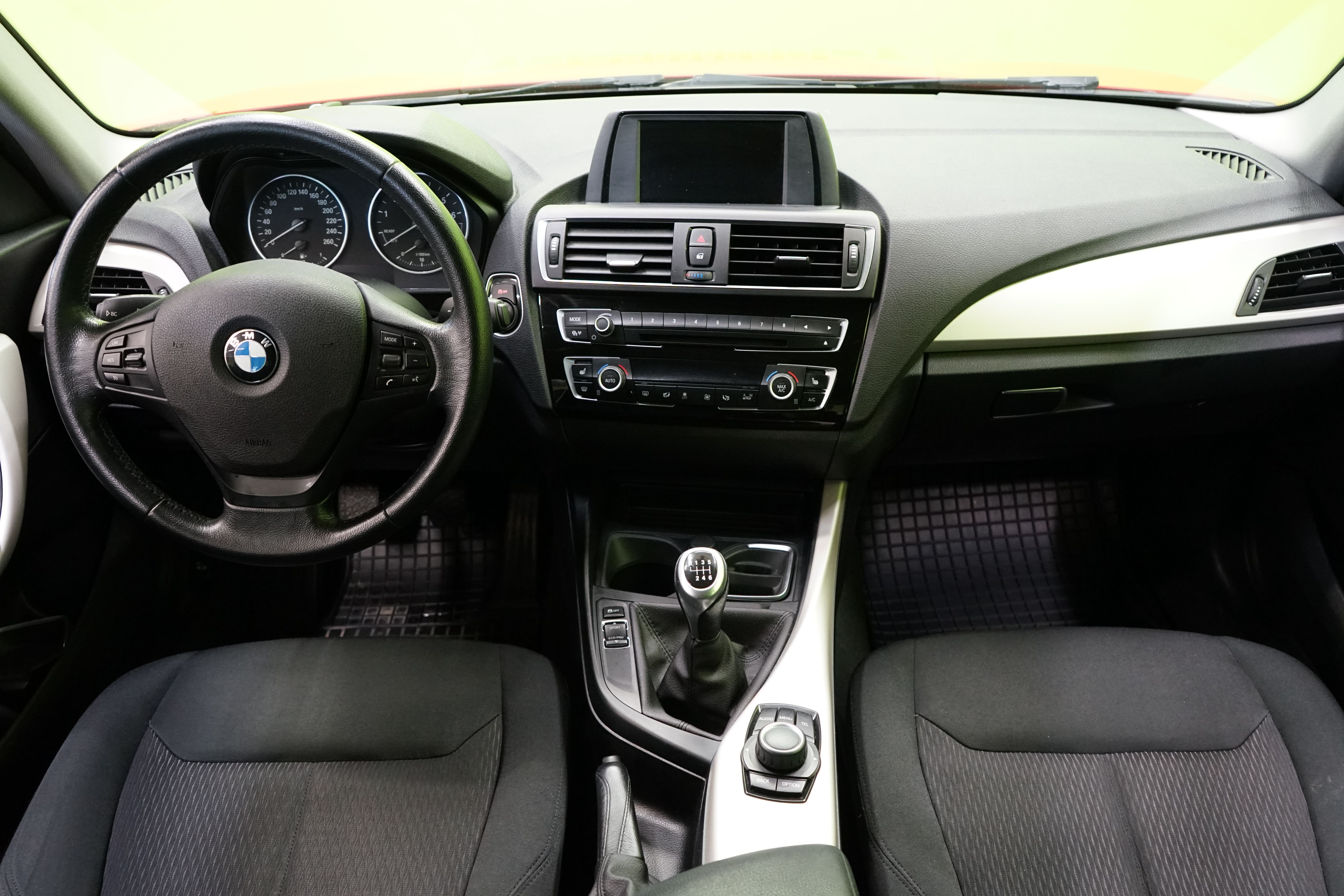 BMW 118 2015