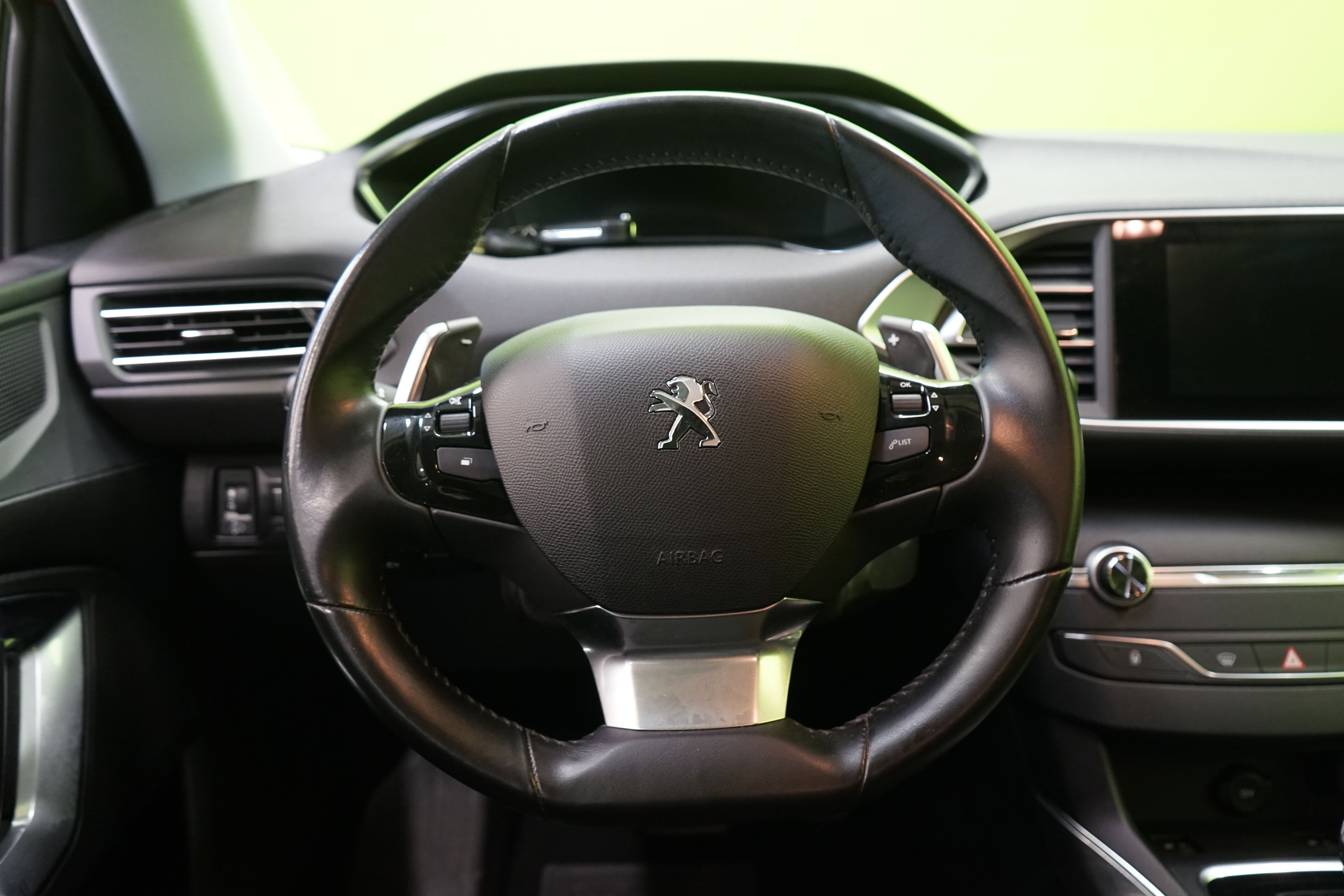 Peugeot 308 2021
