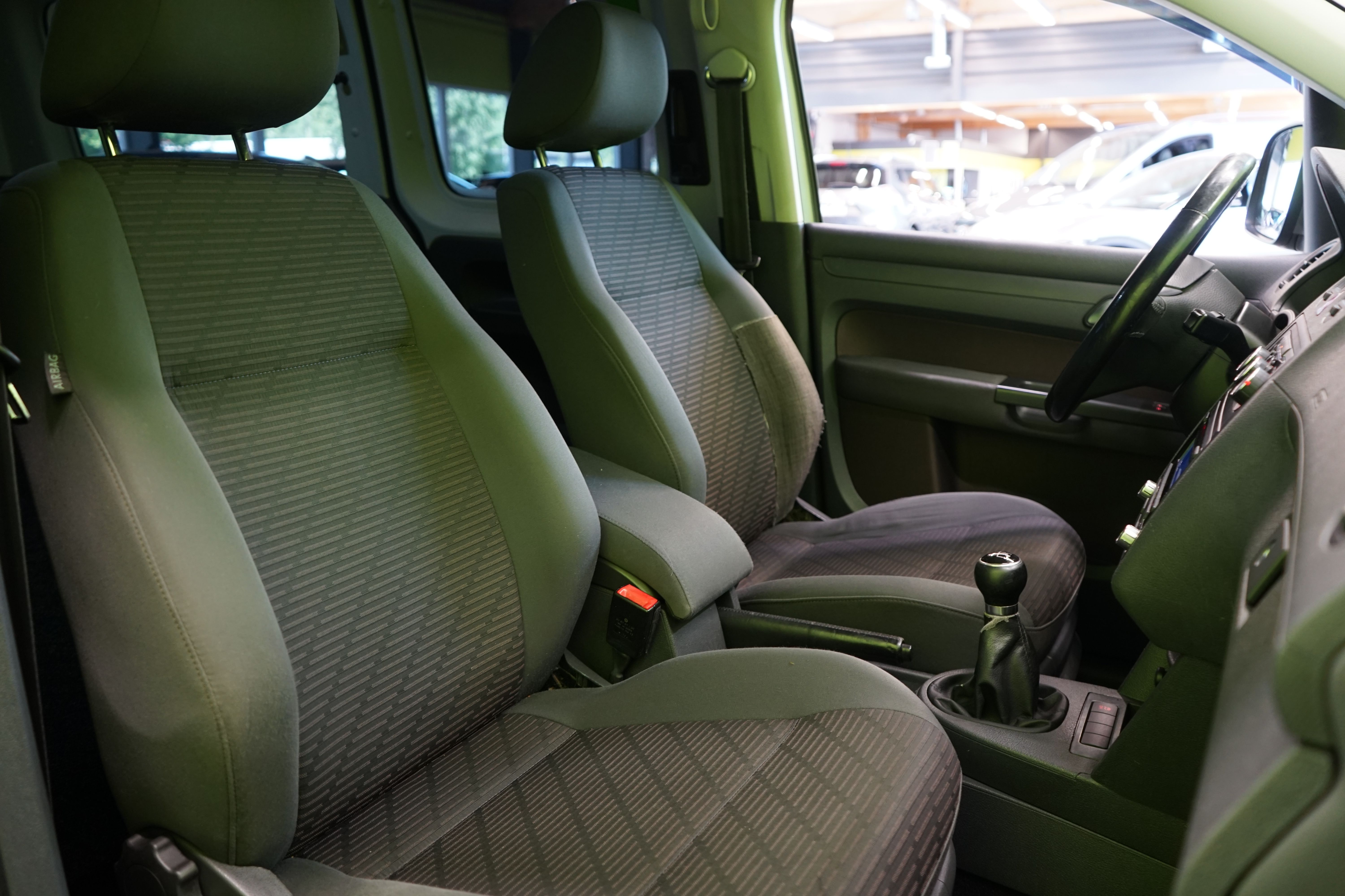 Volkswagen Caddy Maxi 2011