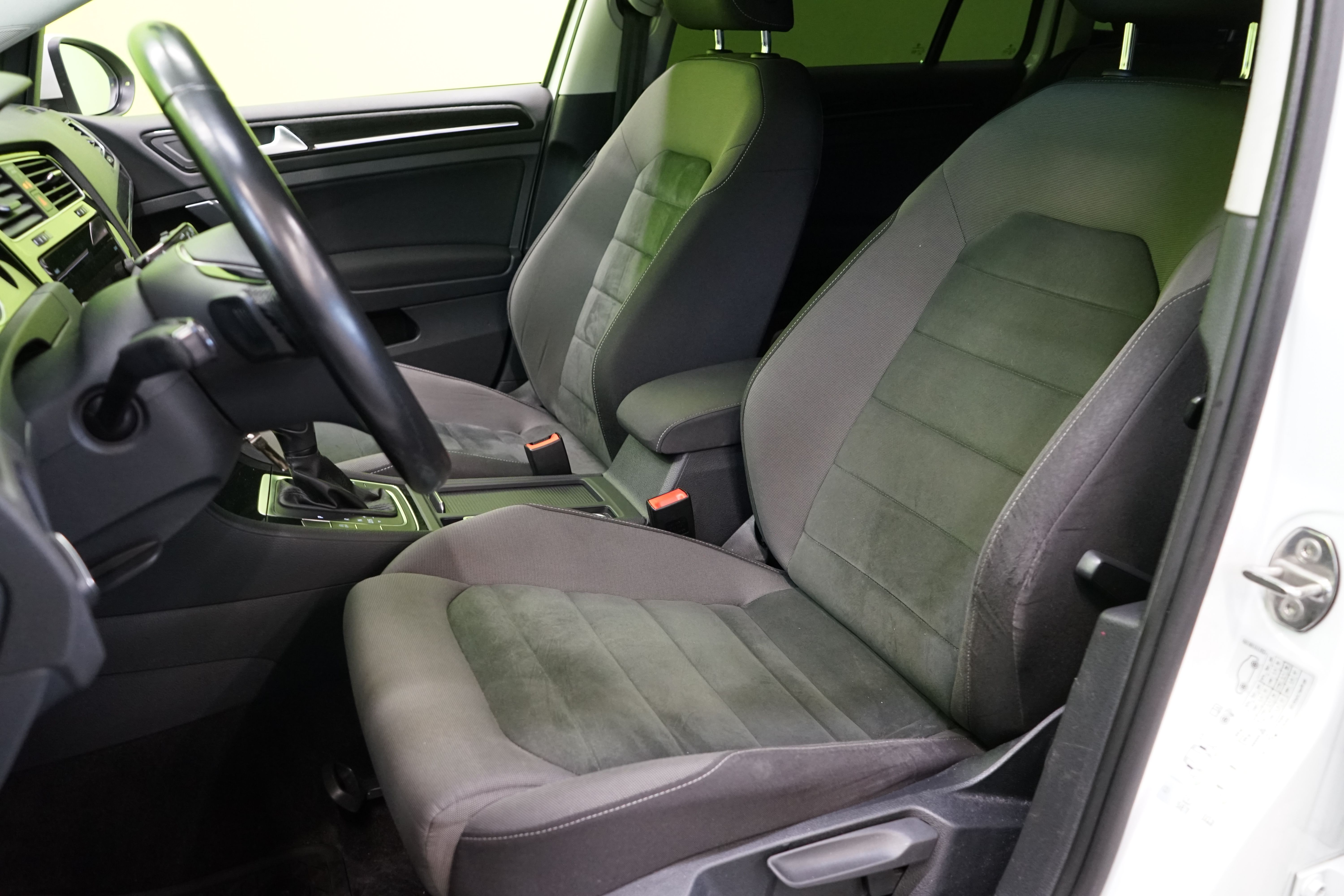 Volkswagen Golf 2021