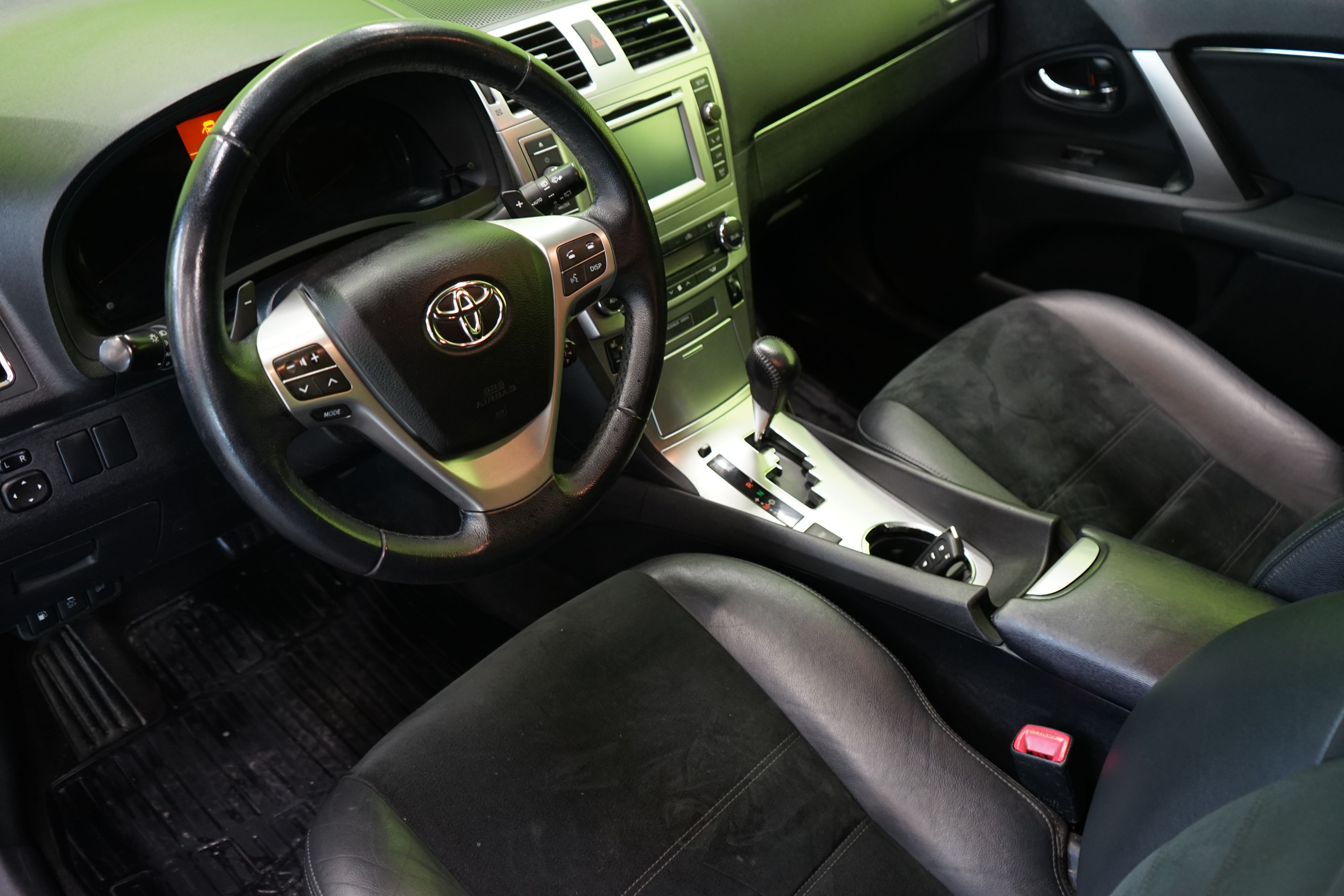 Toyota Avensis 2014