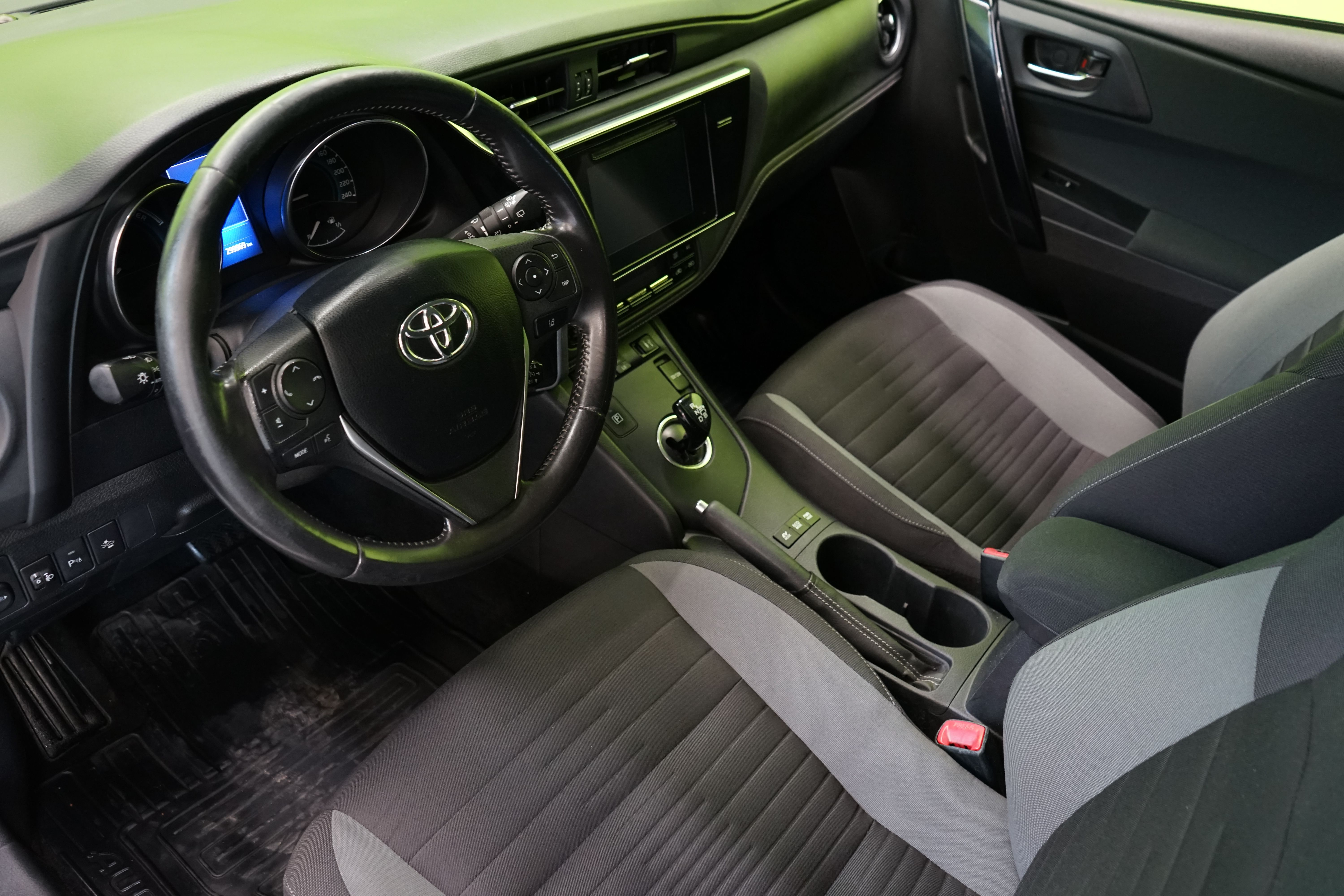 Toyota Auris 2015