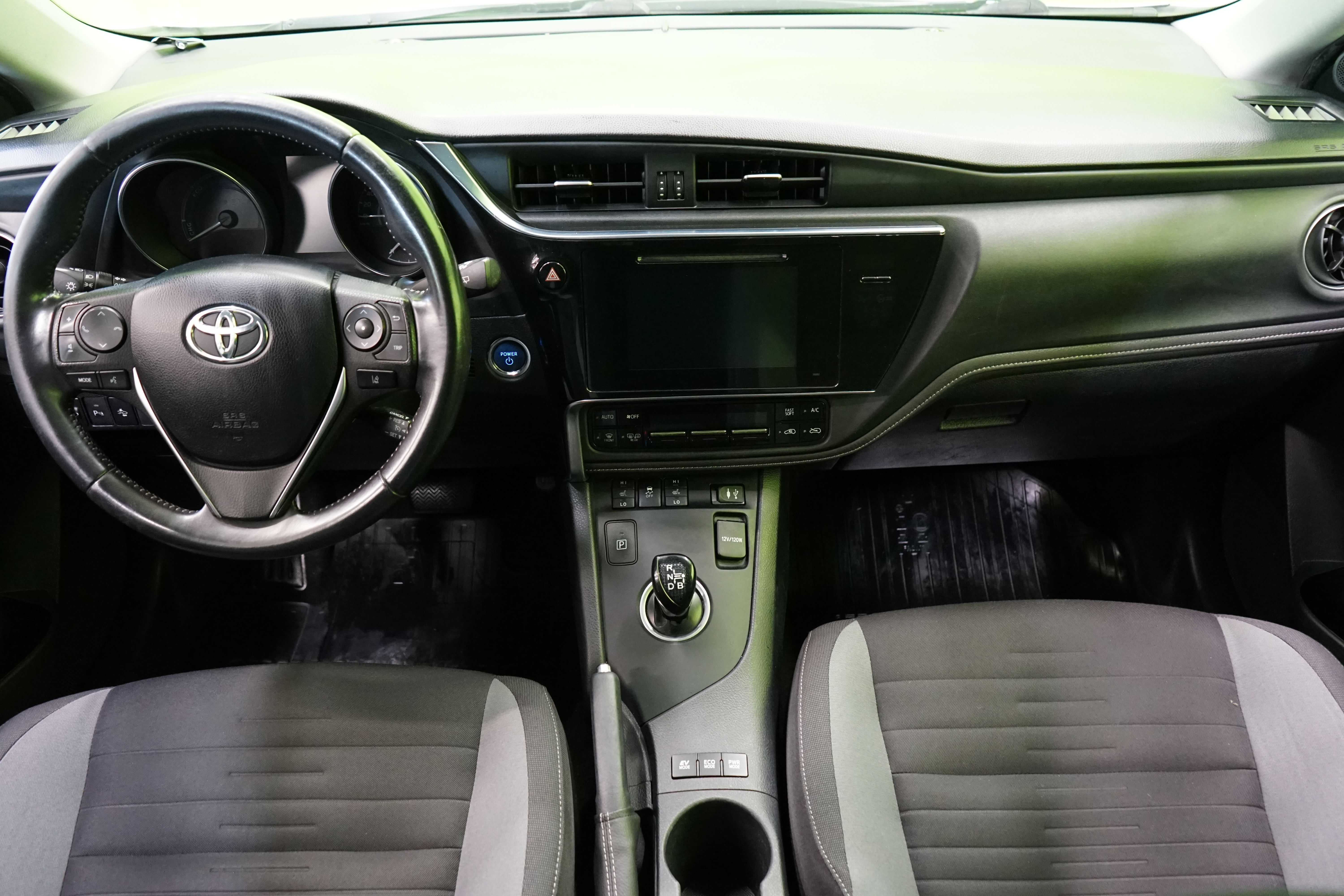 Toyota Auris 2015