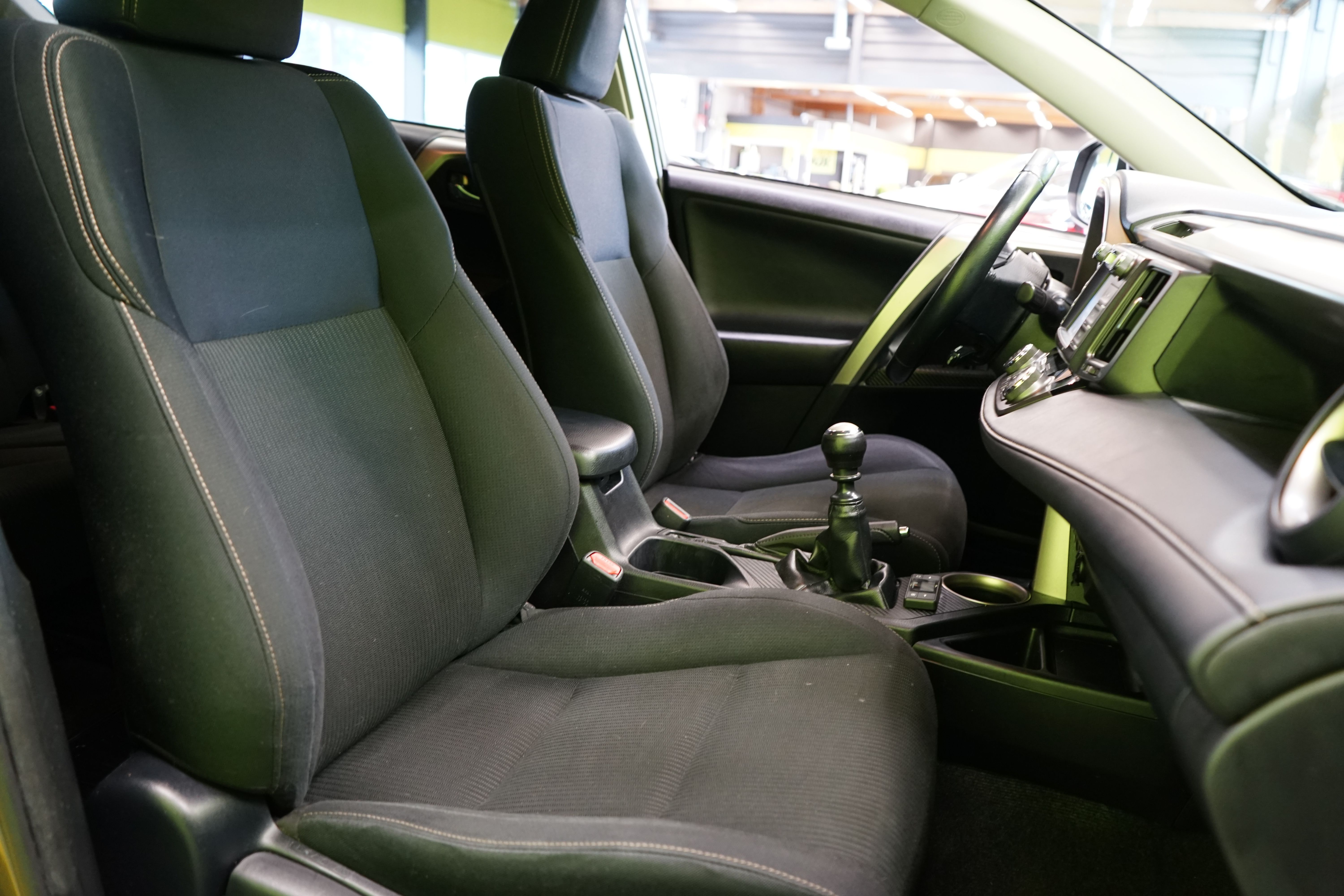 Toyota RAV4 2015