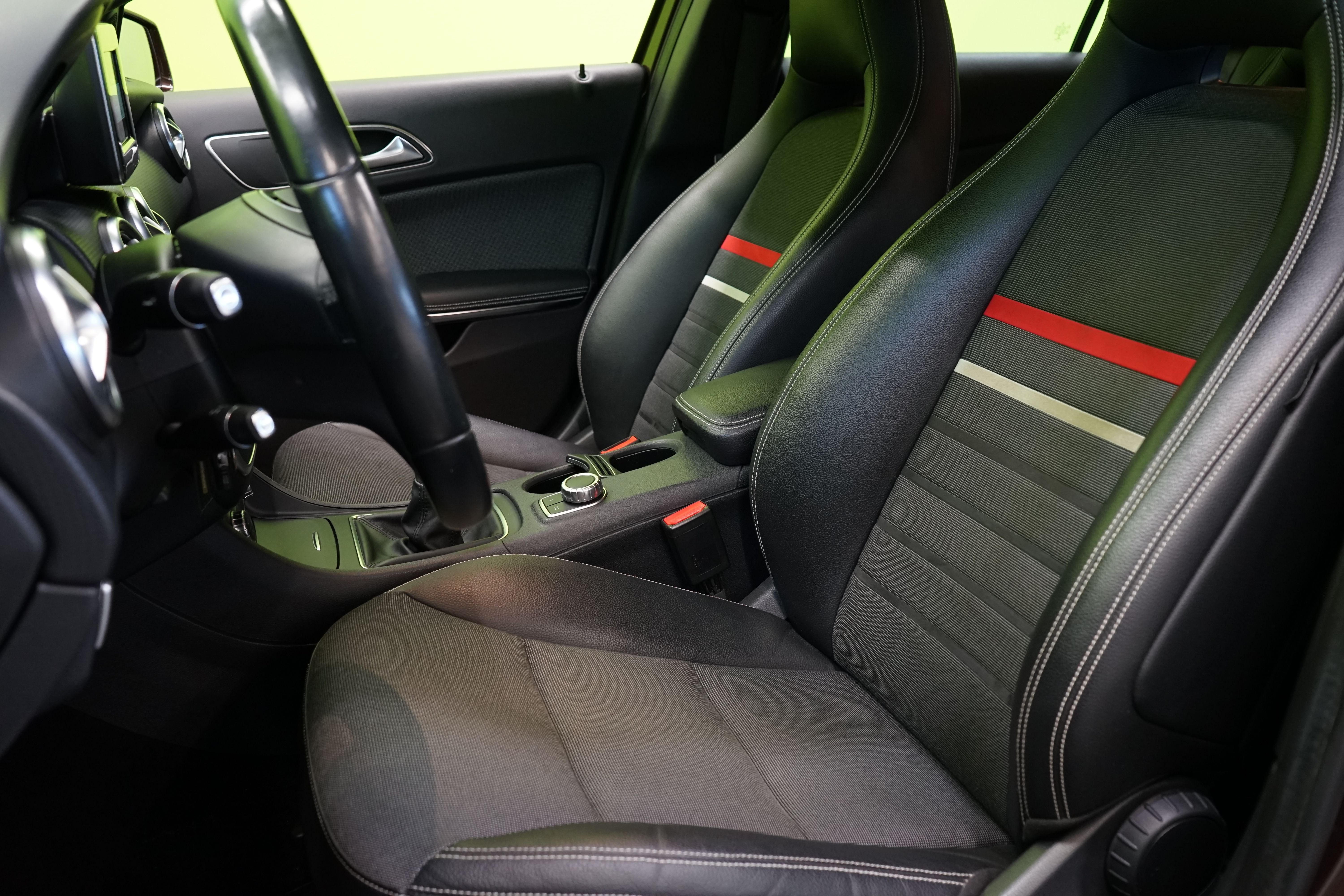 Mercedes-Benz A 2015