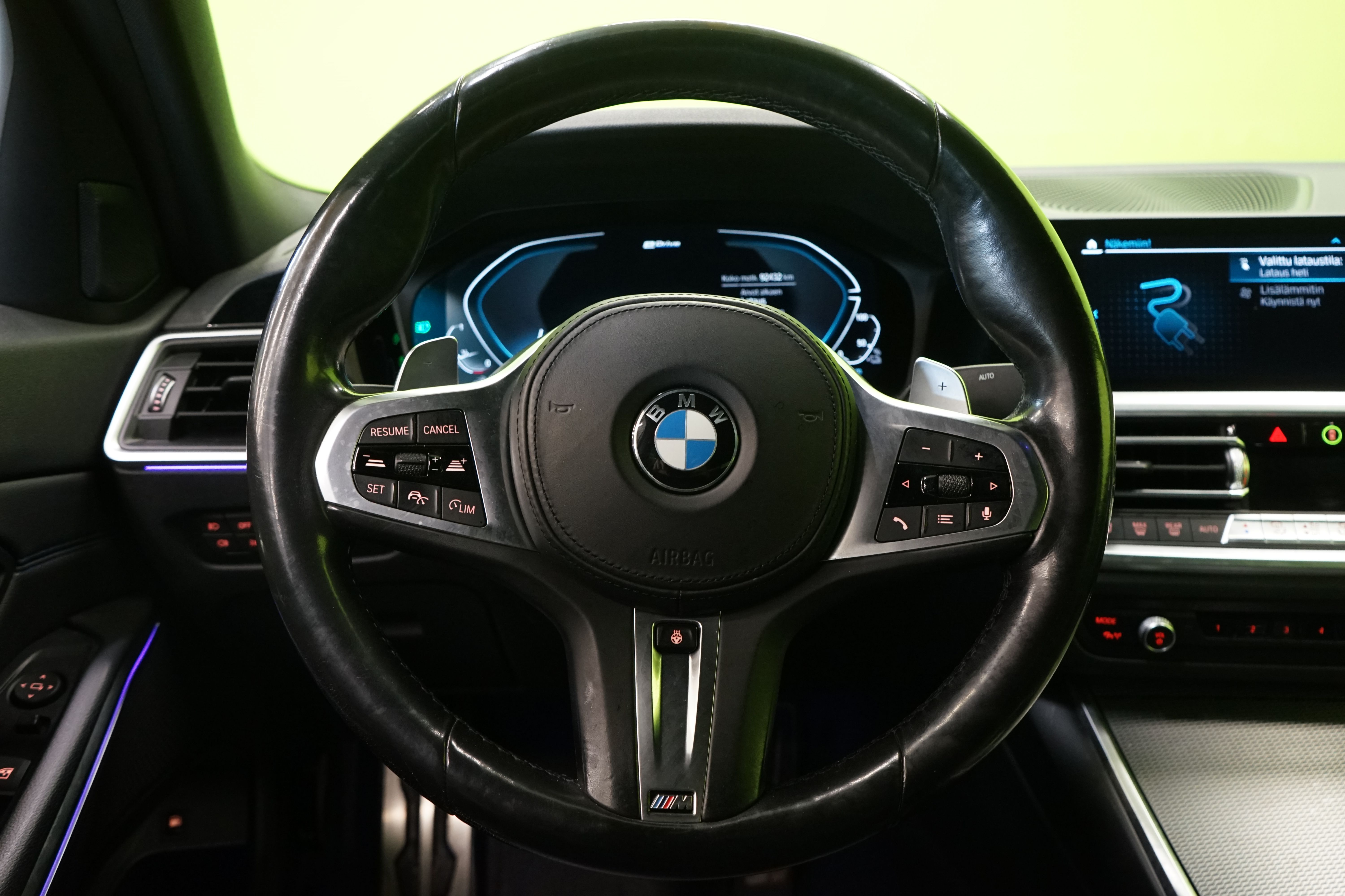 BMW 330 2021