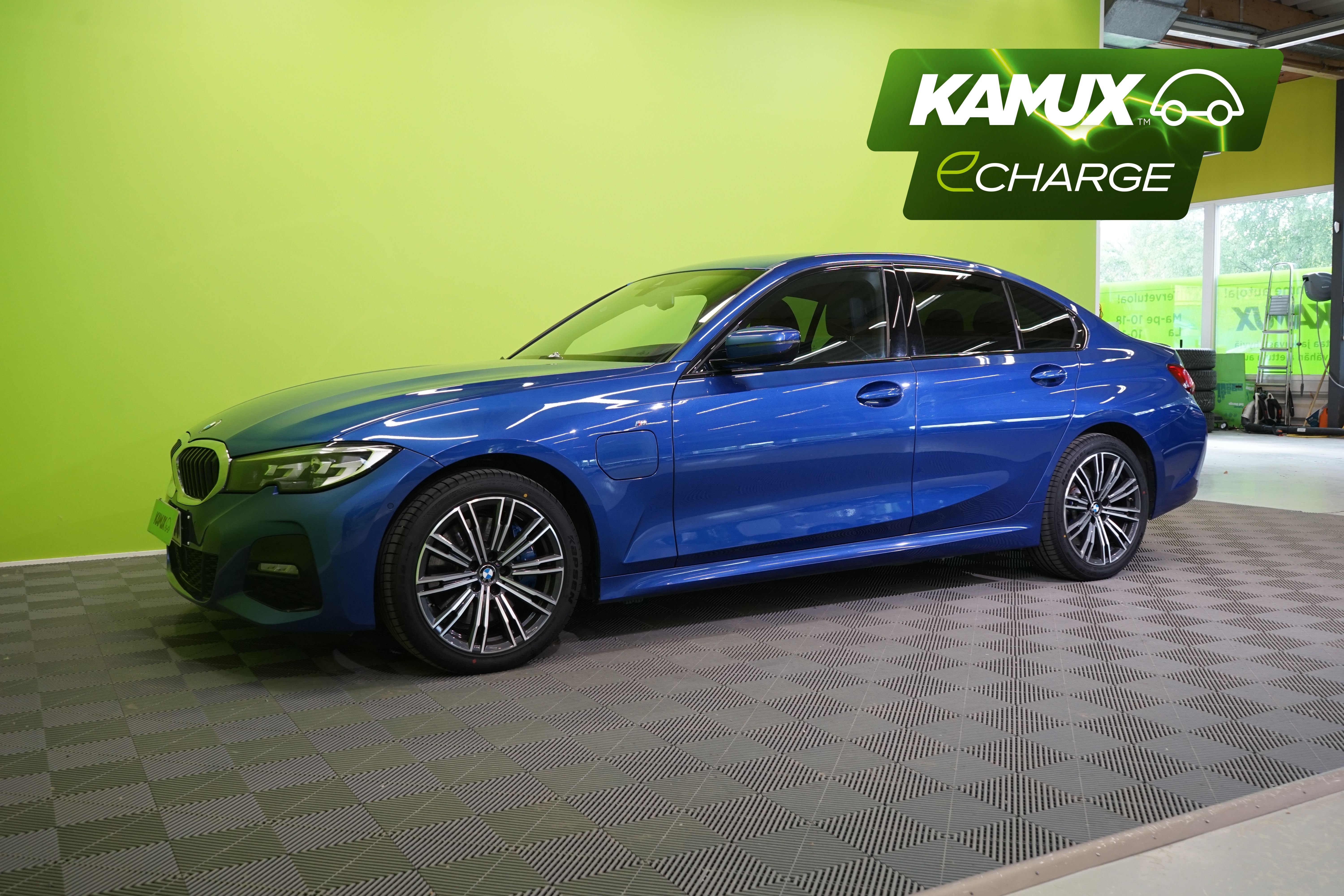 BMW 330 2021