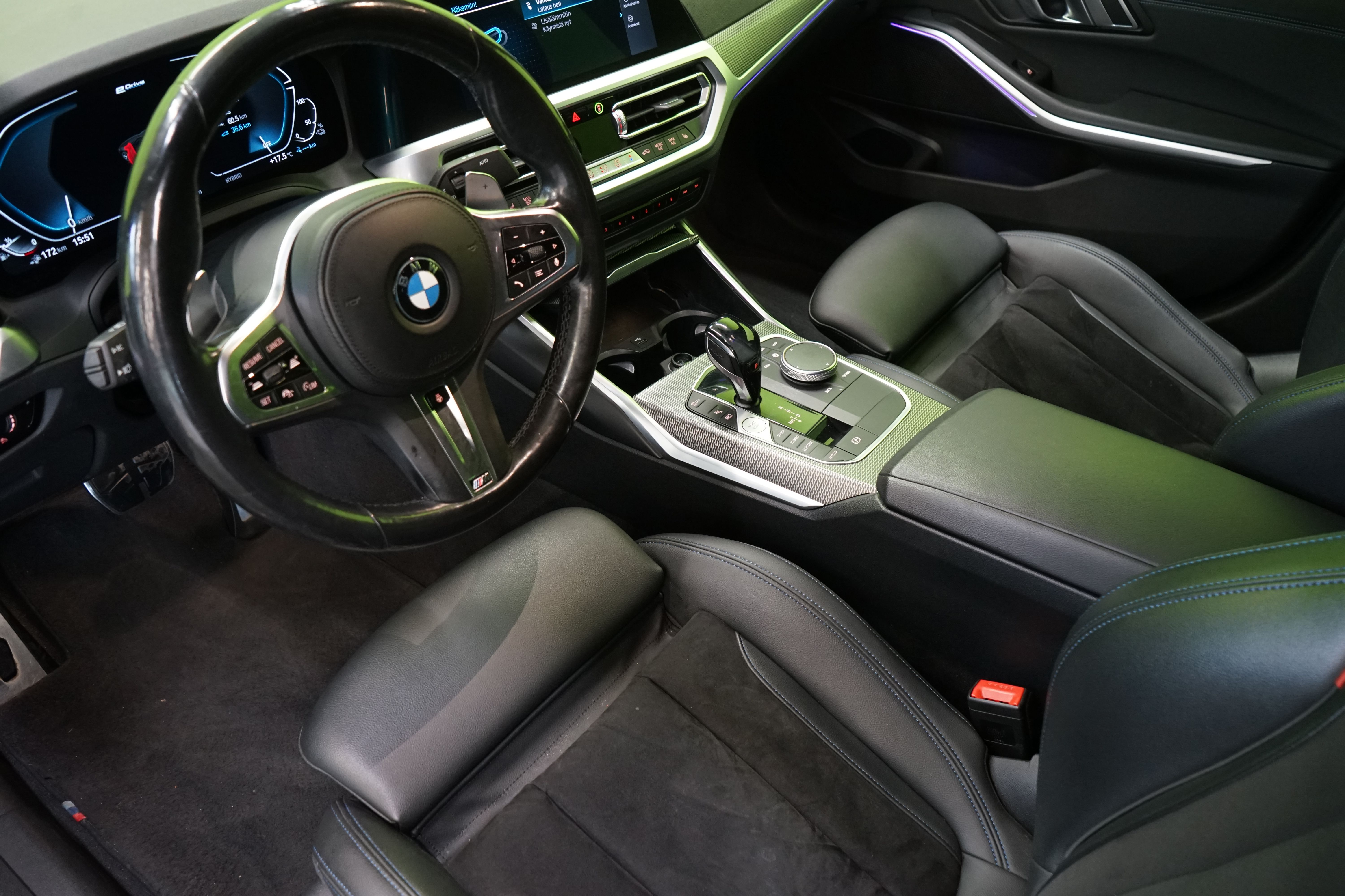 BMW 330 2021