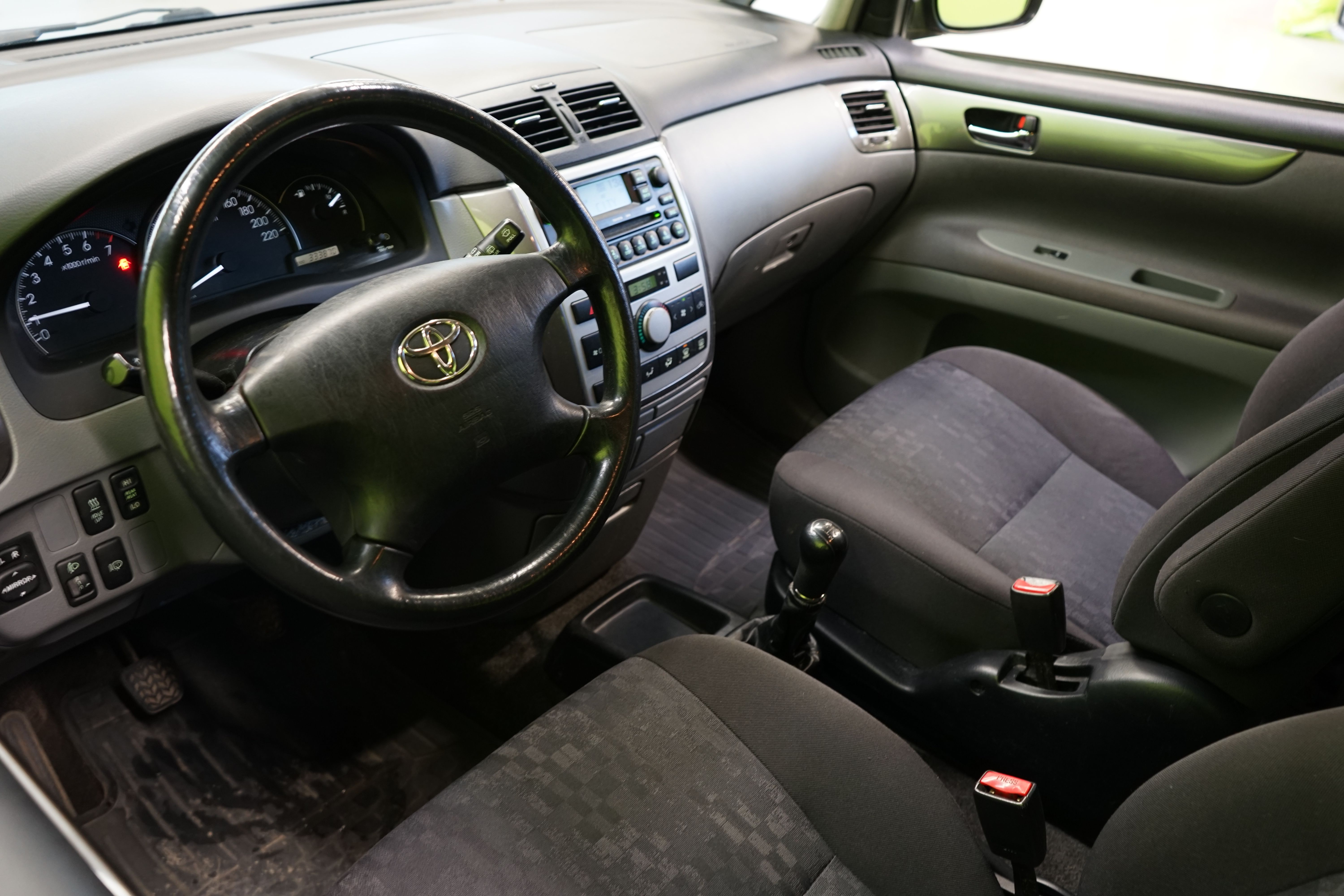 Toyota Avensis Verso 2003