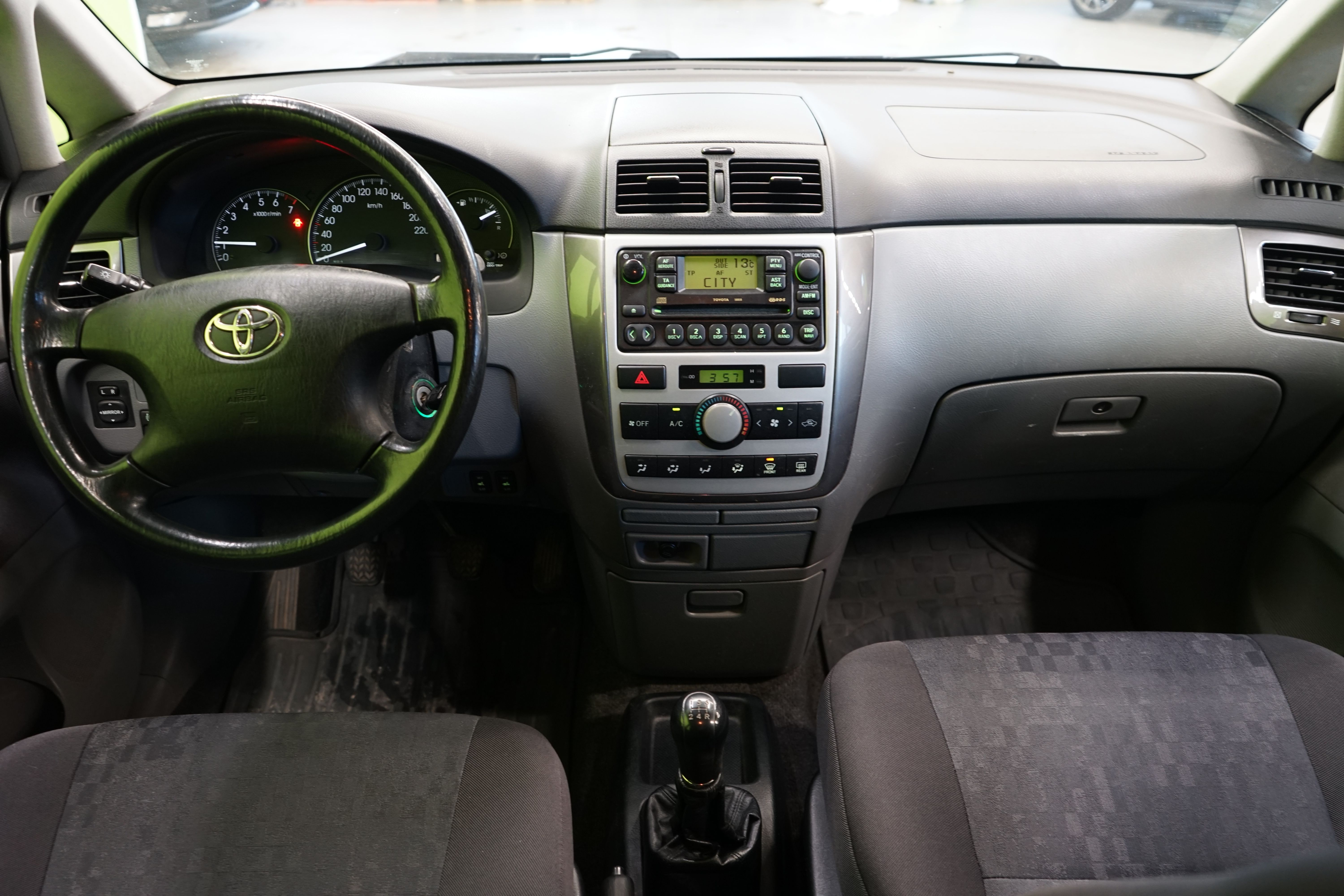 Toyota Avensis Verso 2003