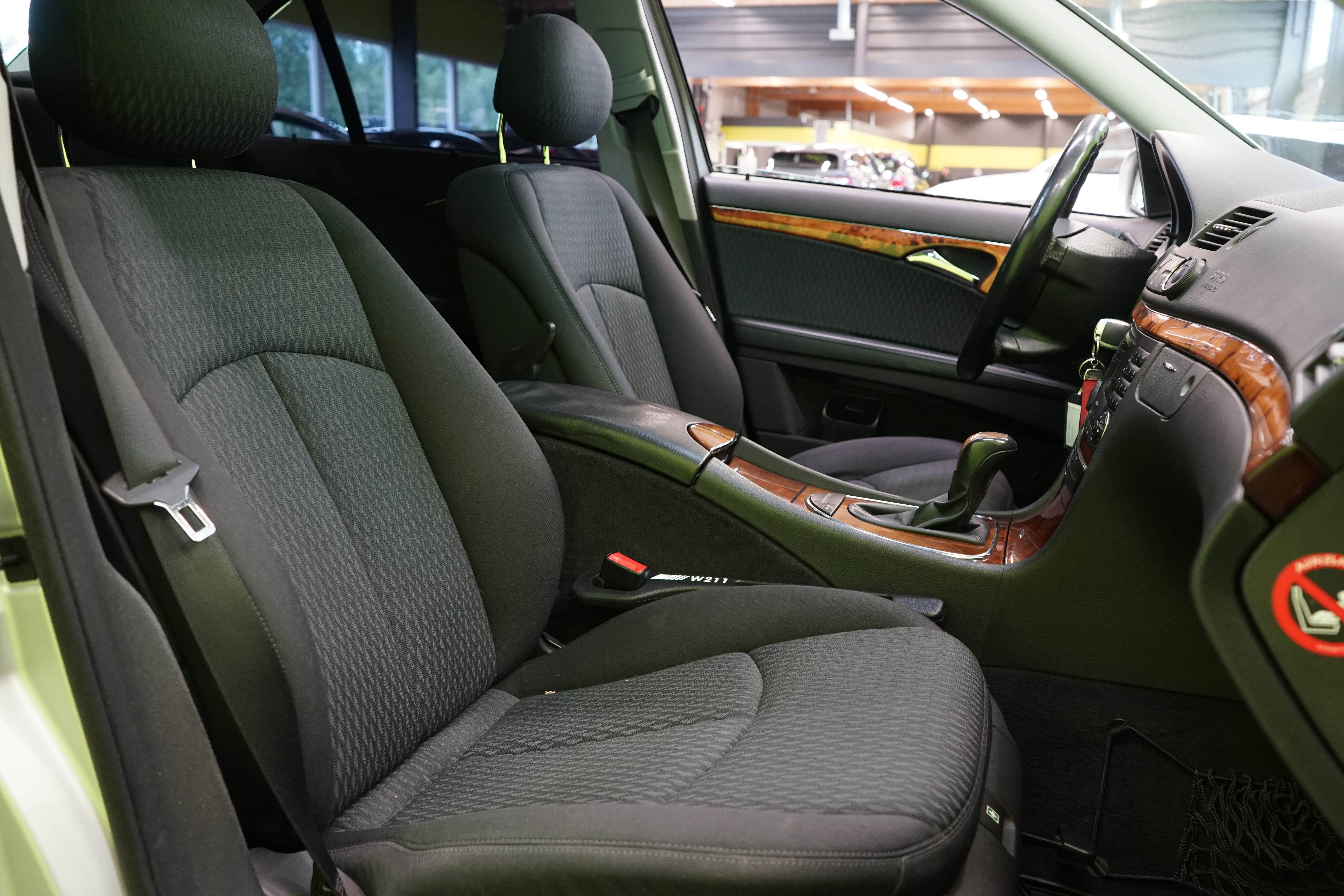 Mercedes-Benz E 2004