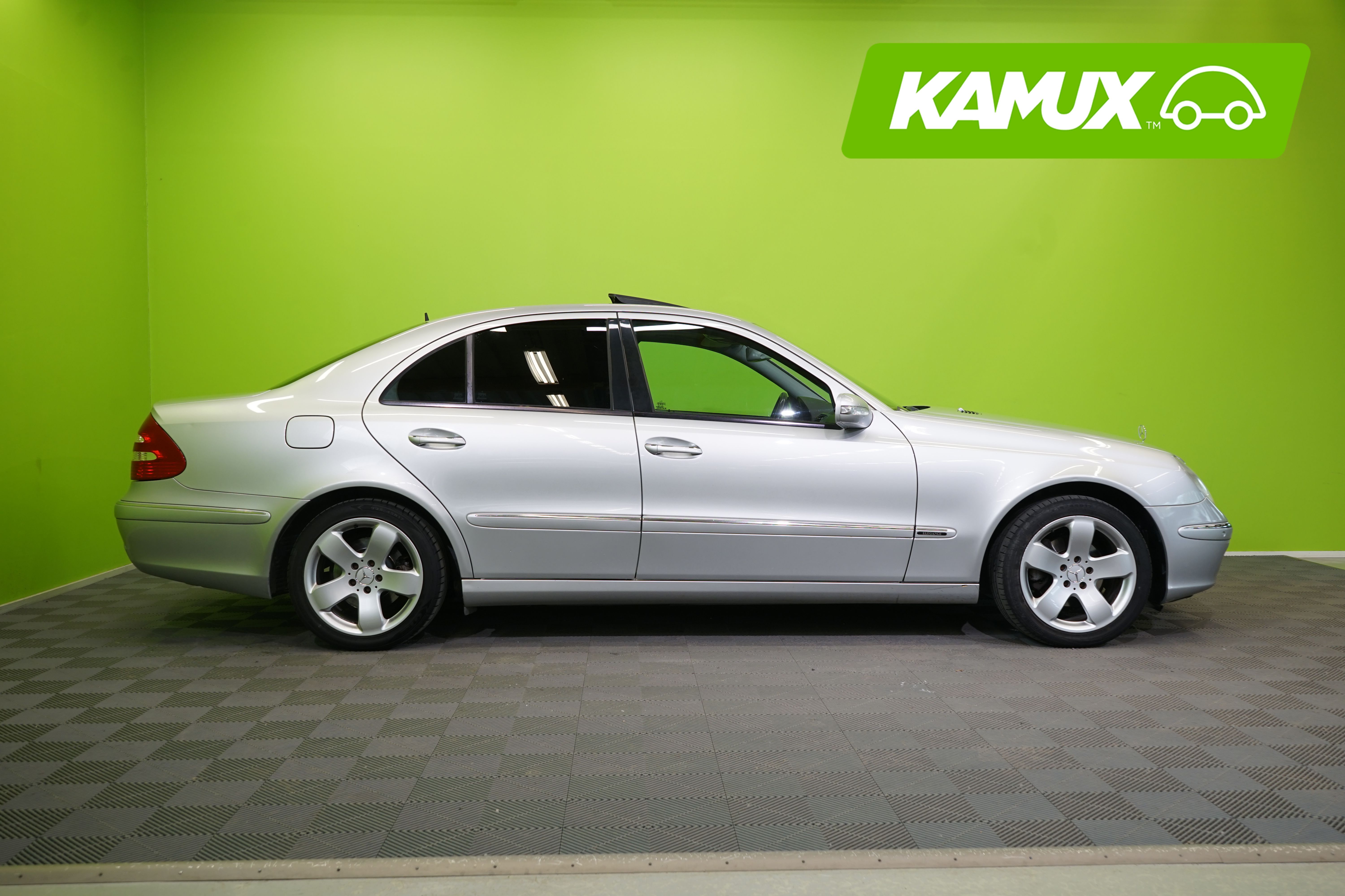 Mercedes-Benz E 2004