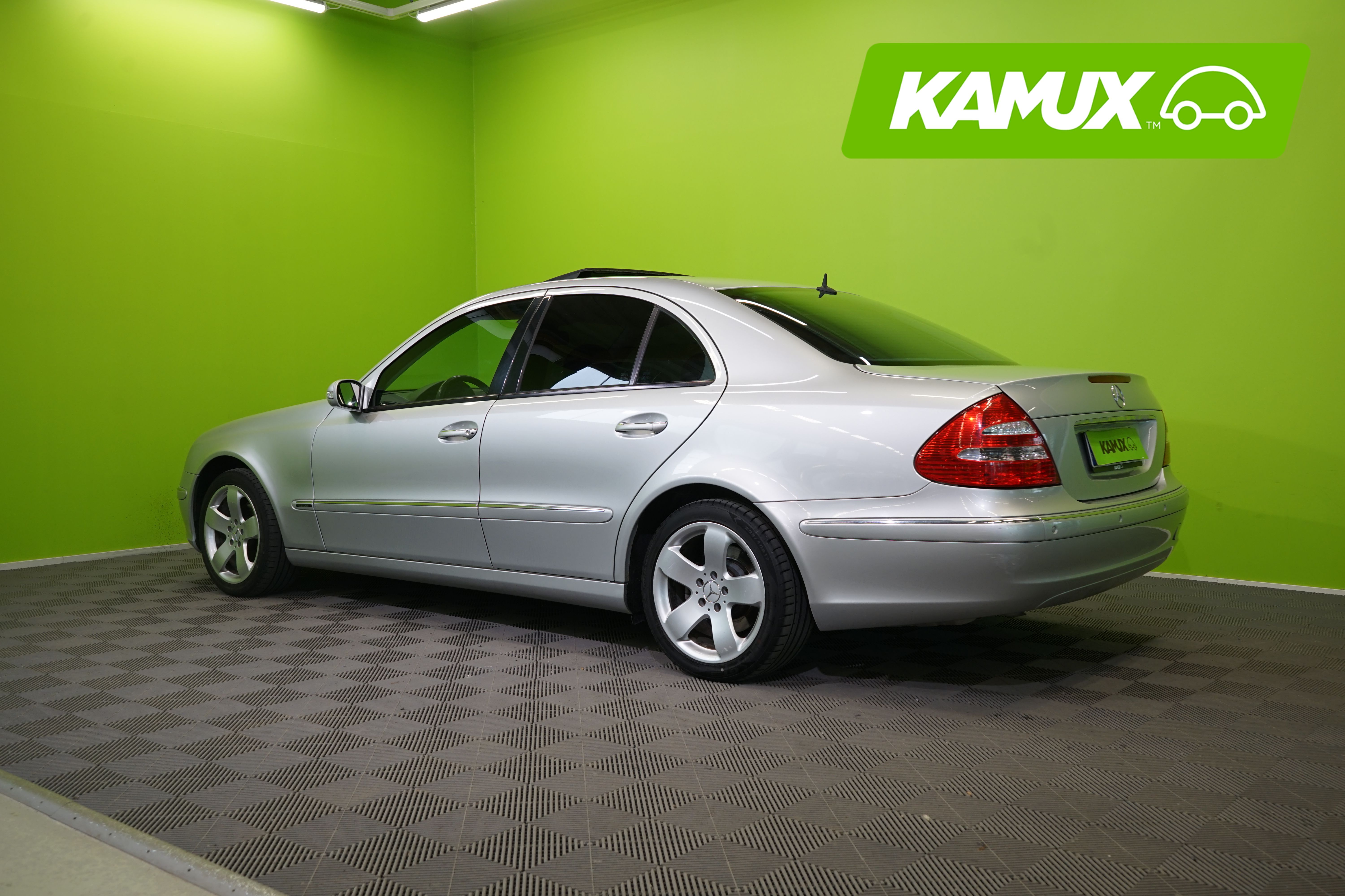 Mercedes-Benz E 2004