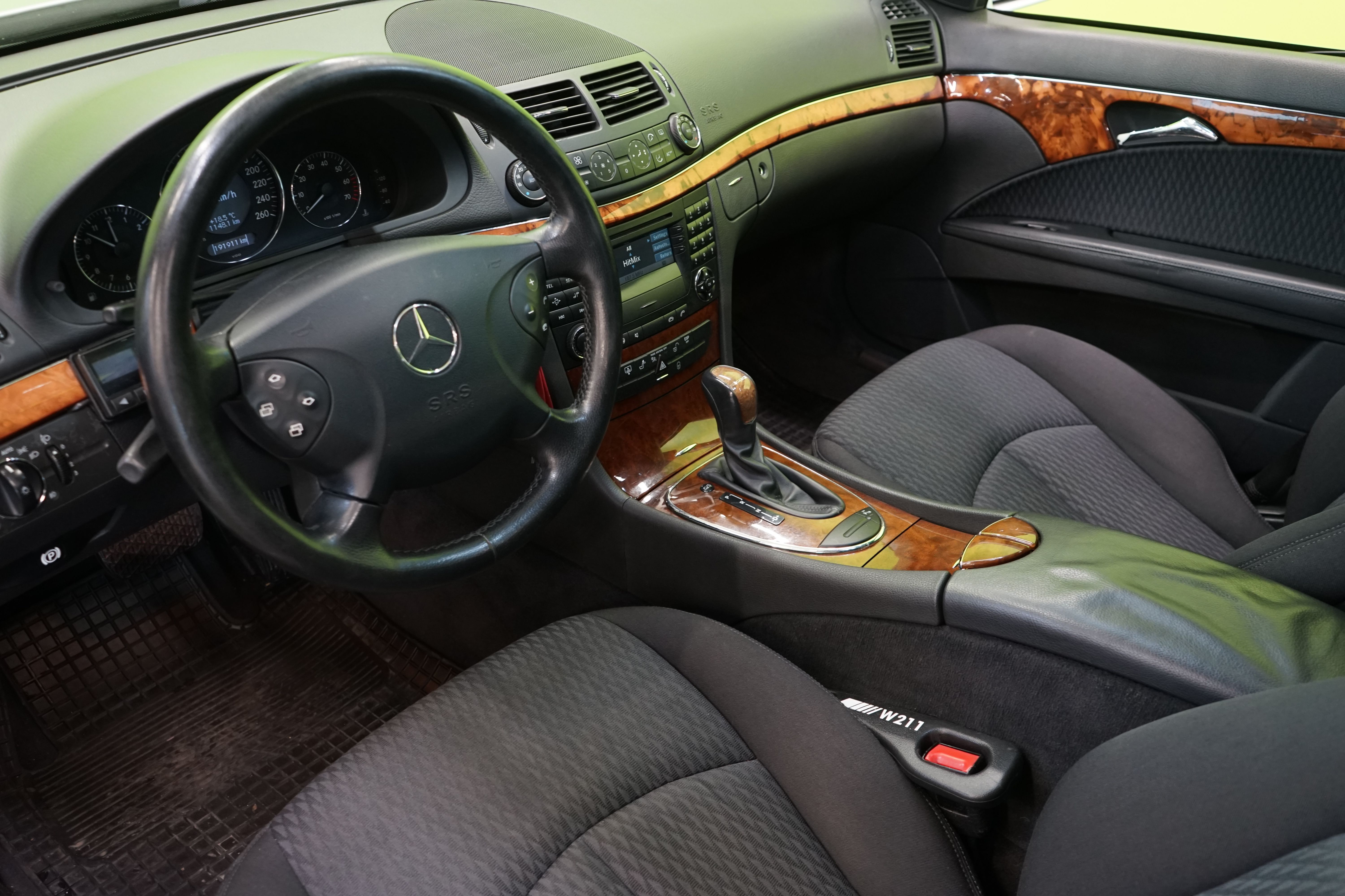 Mercedes-Benz E 2004
